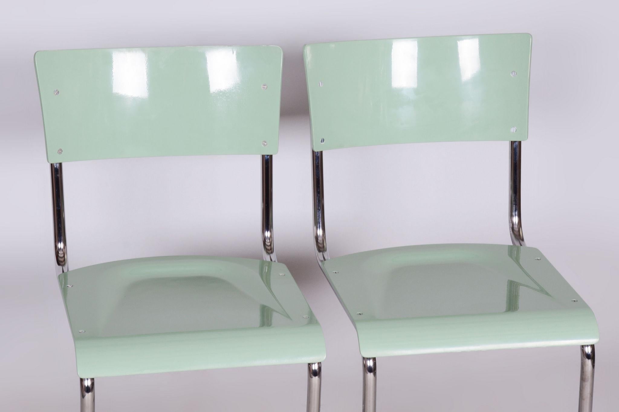 Tchèque Paire de chaises Bauhaus restaurées en acier chromé, M. Stam, R.Slezak, République tchèque en vente