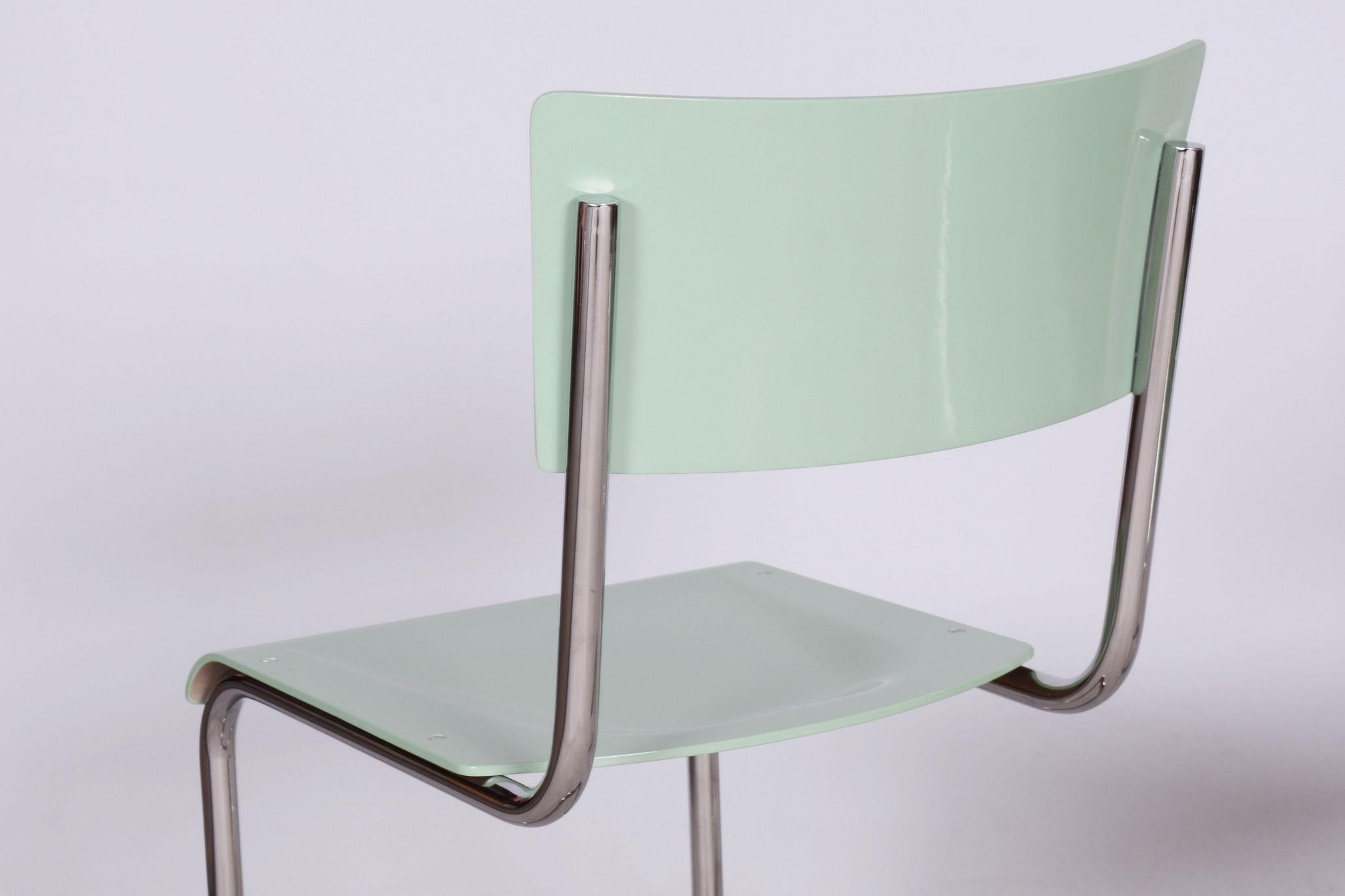 Milieu du XXe siècle Paire de chaises Bauhaus restaurées en acier chromé, M. Stam, R.Slezak, République tchèque en vente
