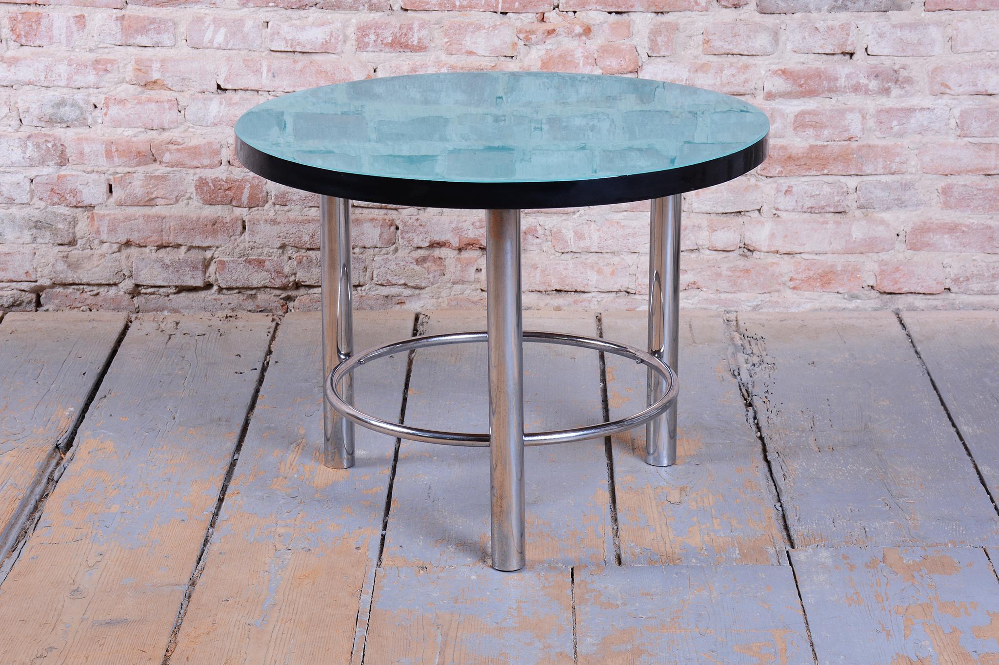 Tchèque Table basse ronde Bauhaus restaurée, acier chromé, tchèque, années 1930 en vente