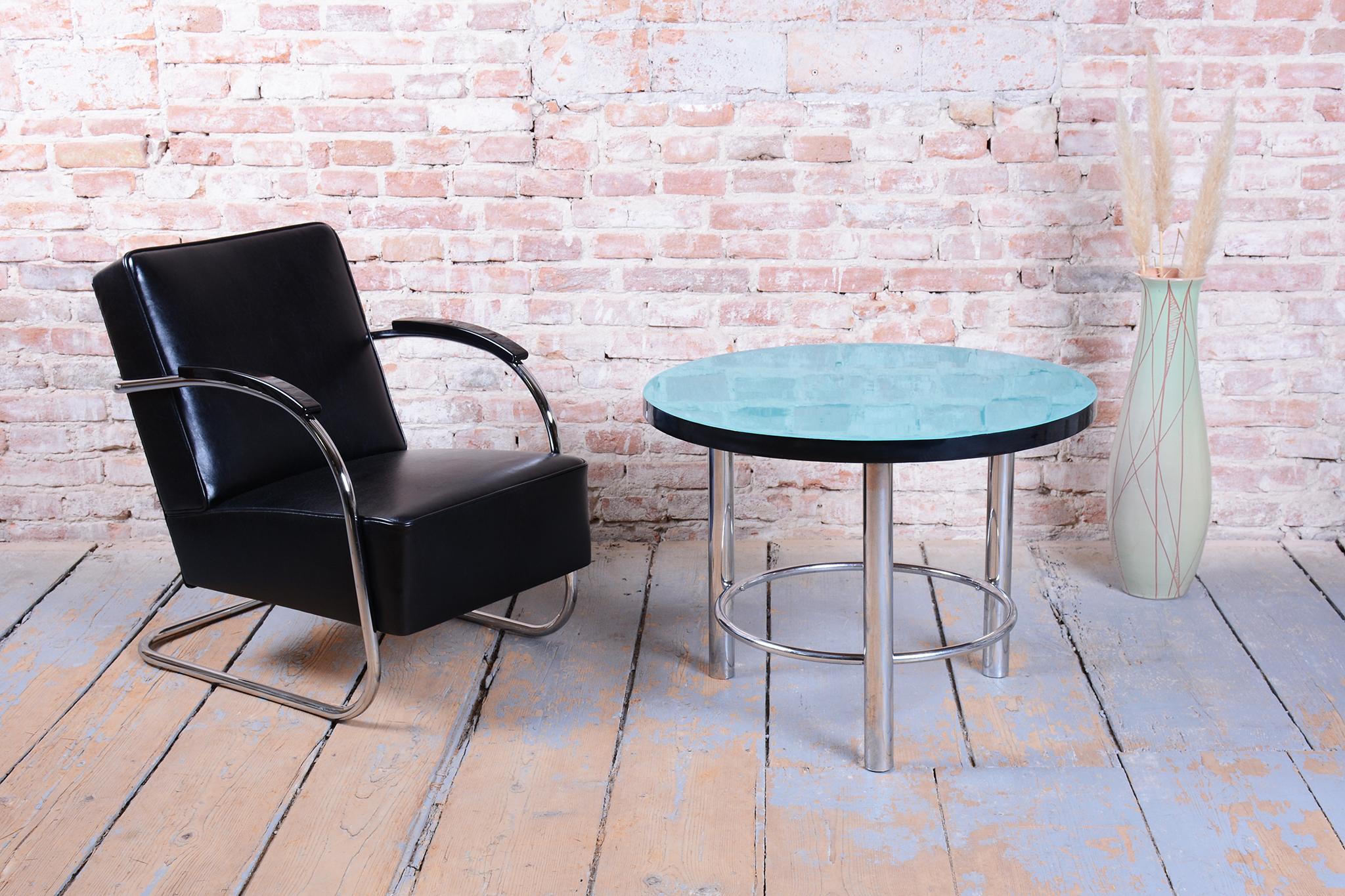 Table basse ronde Bauhaus restaurée, acier chromé, tchèque, années 1930 en vente 1