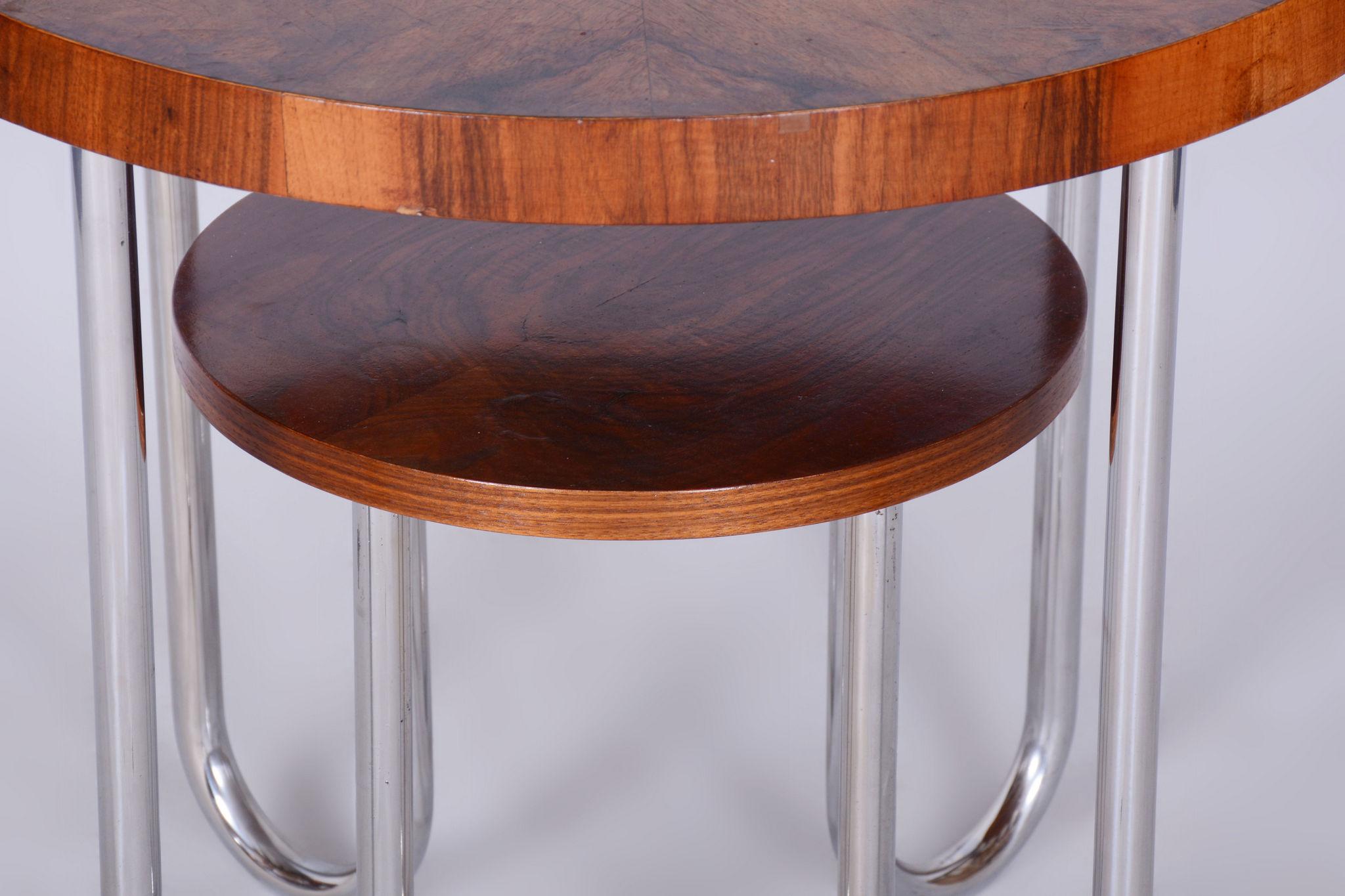 Restored Bauhaus Round Table, by Robert Slezák, Spruce, Walnut, Czech, 1930s In Good Condition For Sale In Horomerice, CZ
