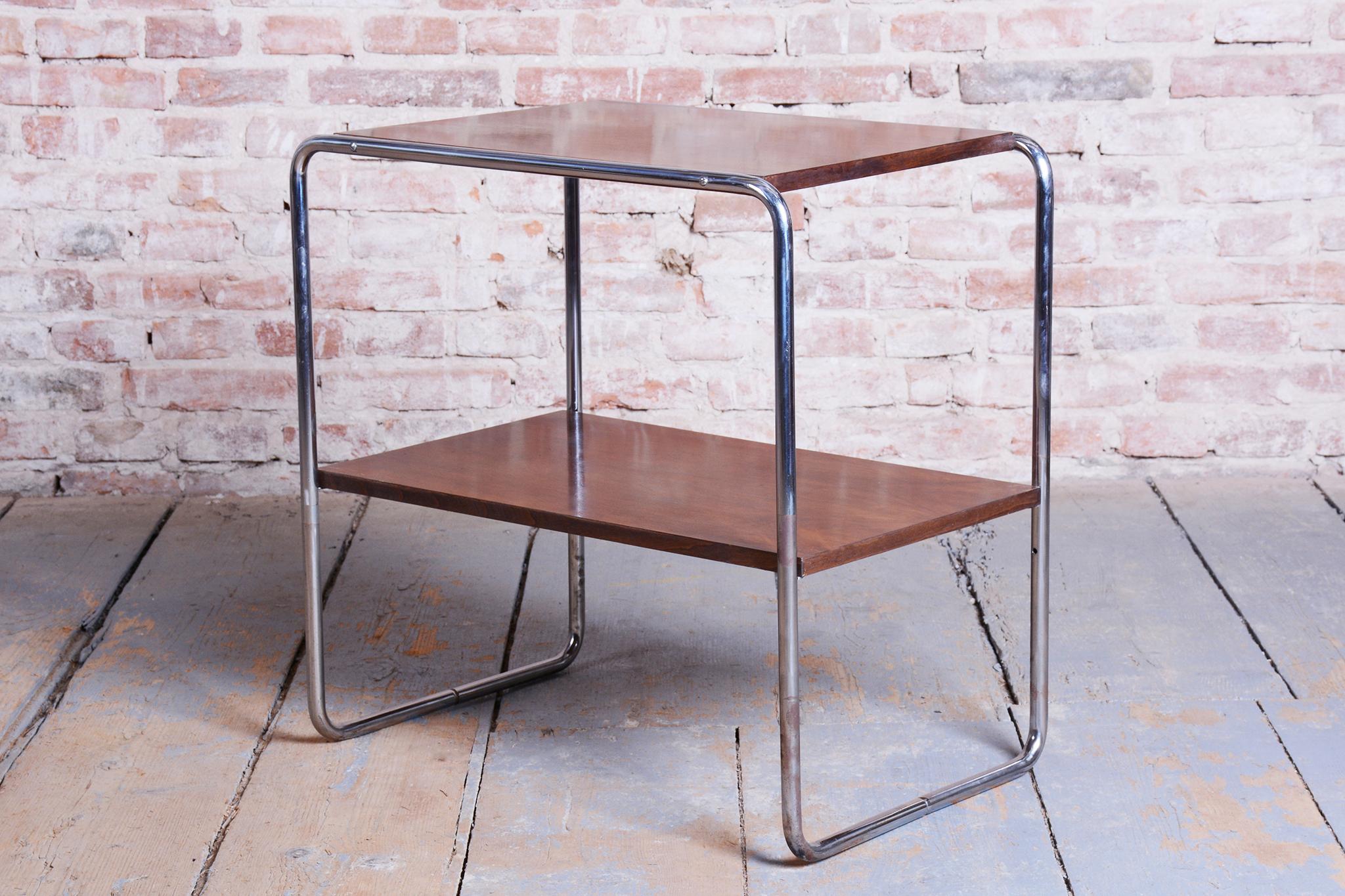 Early 20th Century Restored Bauhaus Side Table, by Hynek Gottwald, Walnut, Chrome, Czech, 1920s For Sale