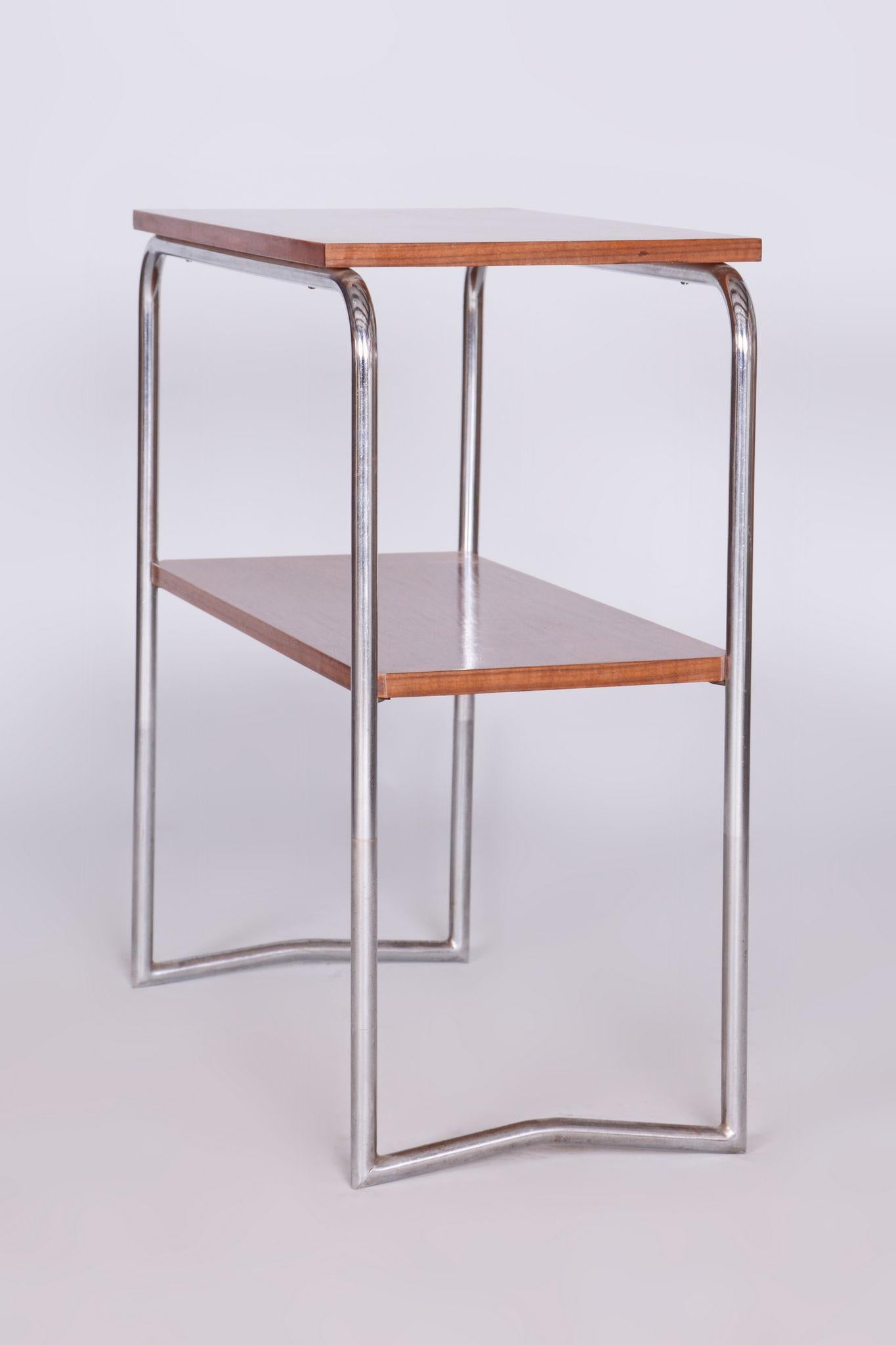 Restored Bauhaus Side Table, Hynek Gottwald, Walnut, Chrome, Czechia, 1930s For Sale 1