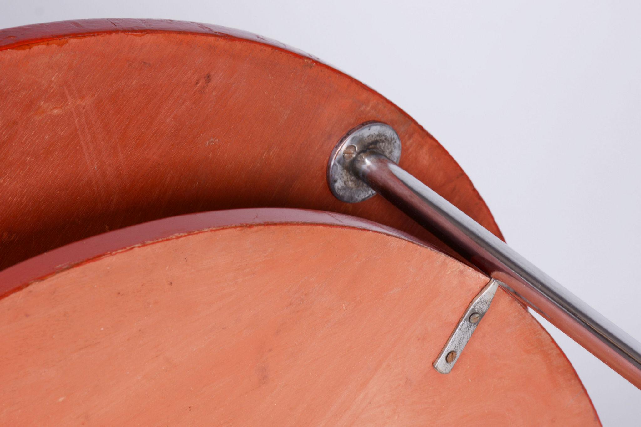 Tchèque Petite table ronde Bauhaus restaurée, acier chromé, République tchèque, années 1930 en vente