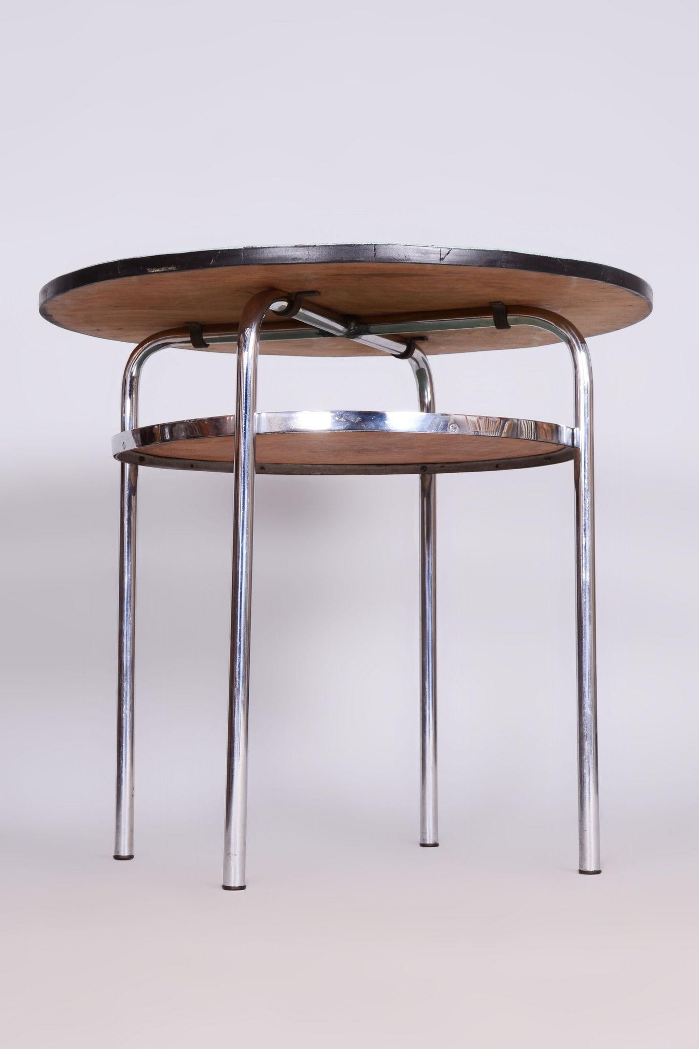 Milieu du XXe siècle Petite table ronde Bauhaus restaurée, chrome, polonaise renouvelée, République tchèque, années 1930 en vente