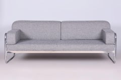 Sofá Bauhaus restaurado, de Hynek Gottwald, cromado, tapicería nueva, checo, años 30