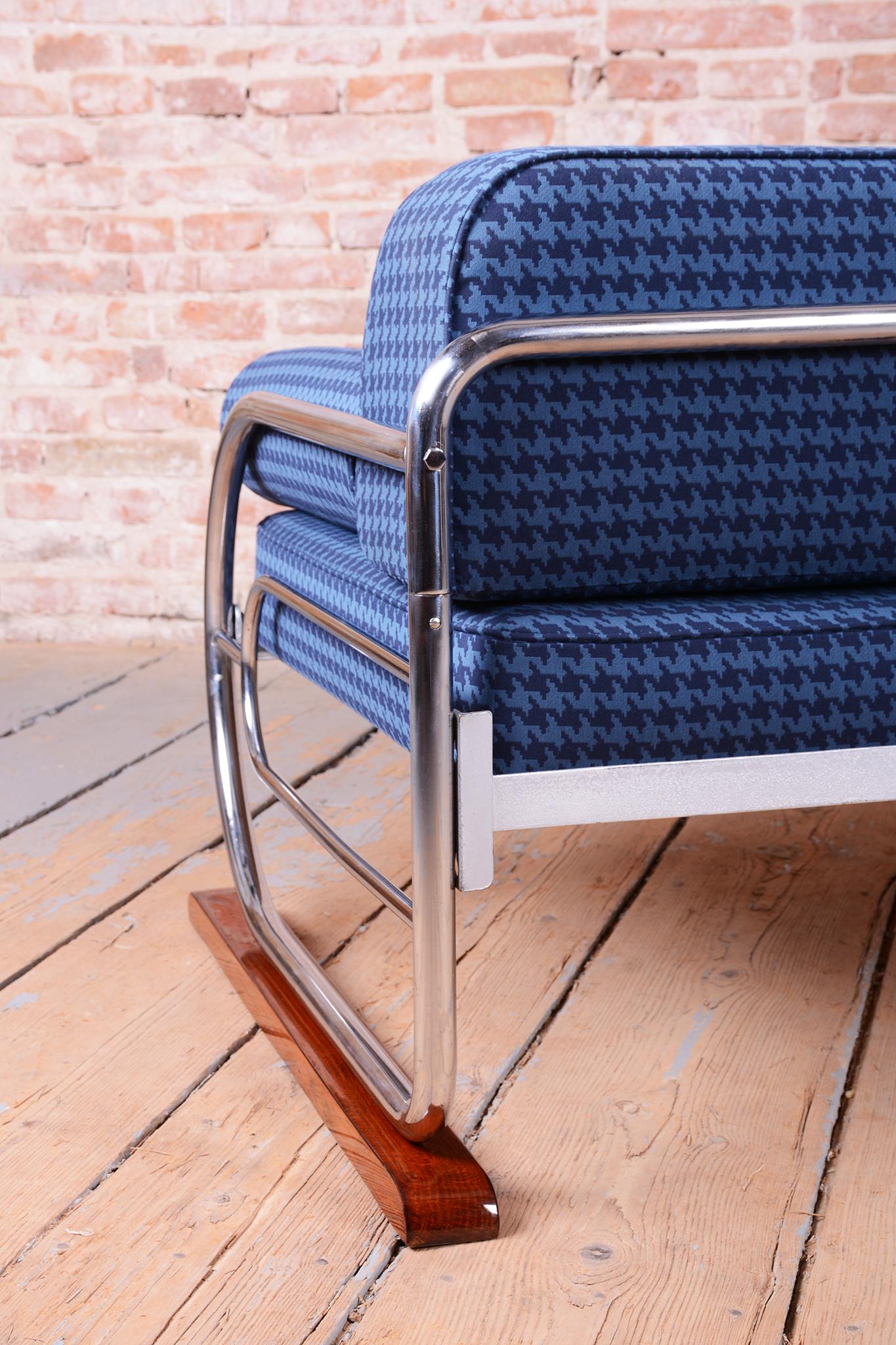 Restored Bauhaus Sofa, by Robert Slezak, Chrome, Beech, Polished, Czech, 1930s For Sale 7