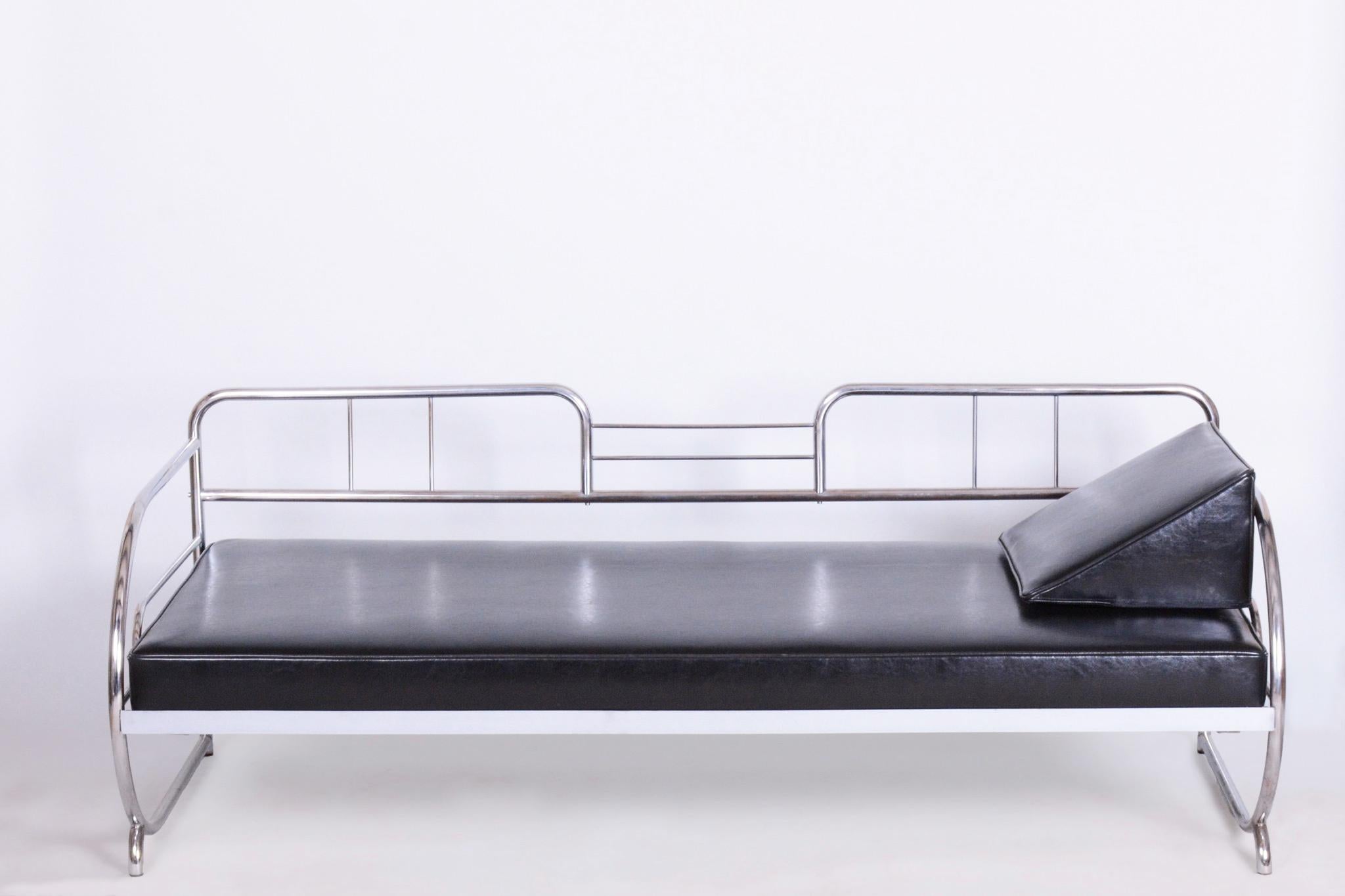 Restauriertes Bauhaus-Sofa, von Robert Slezak, Chrom, Leder, Tschechisch, 1930er Jahre (Stahl) im Angebot