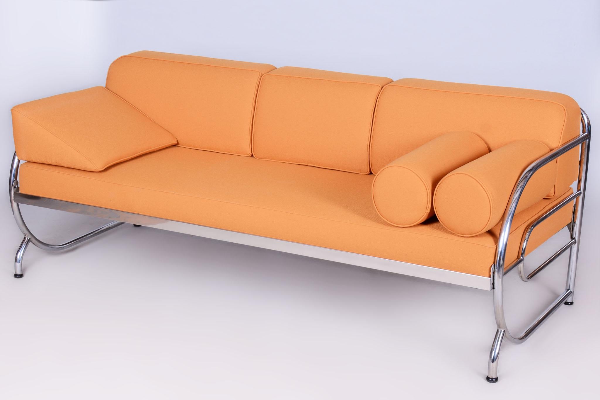 Restored Bauhaus Sofa, by Robert Slezak, Chrome, Quality Fabric, Czech, 1930s In Good Condition For Sale In Brandys nad Labem, Středočeský kraj