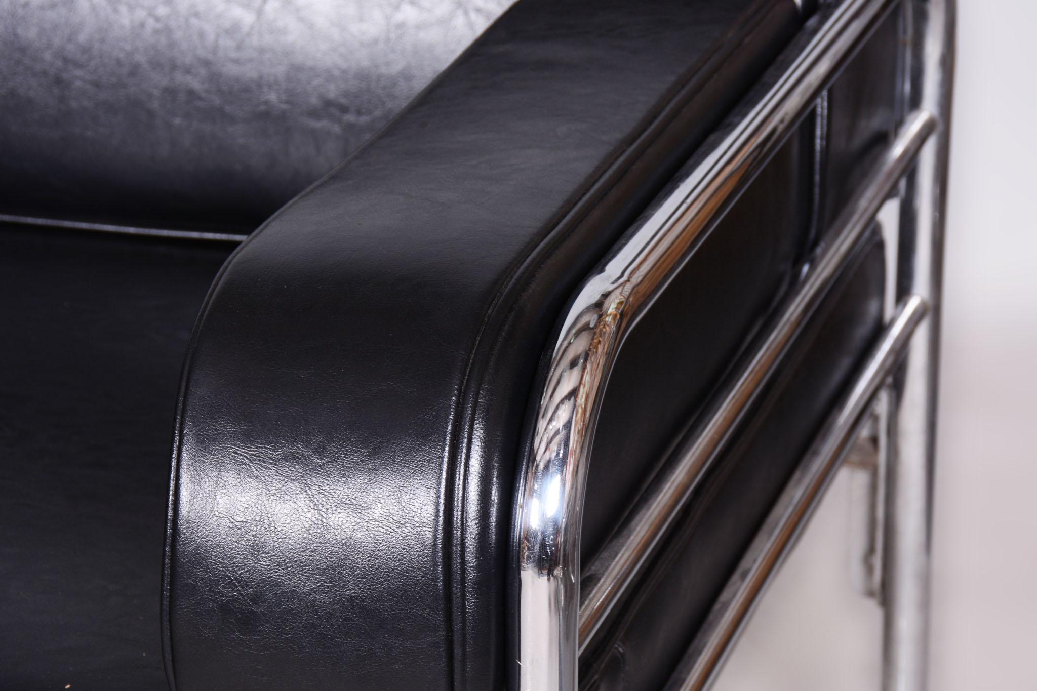 Canapé Bauhaus restauré de Vichr a Spol., chrome, cuir, tchèque, années 1930 en vente 4