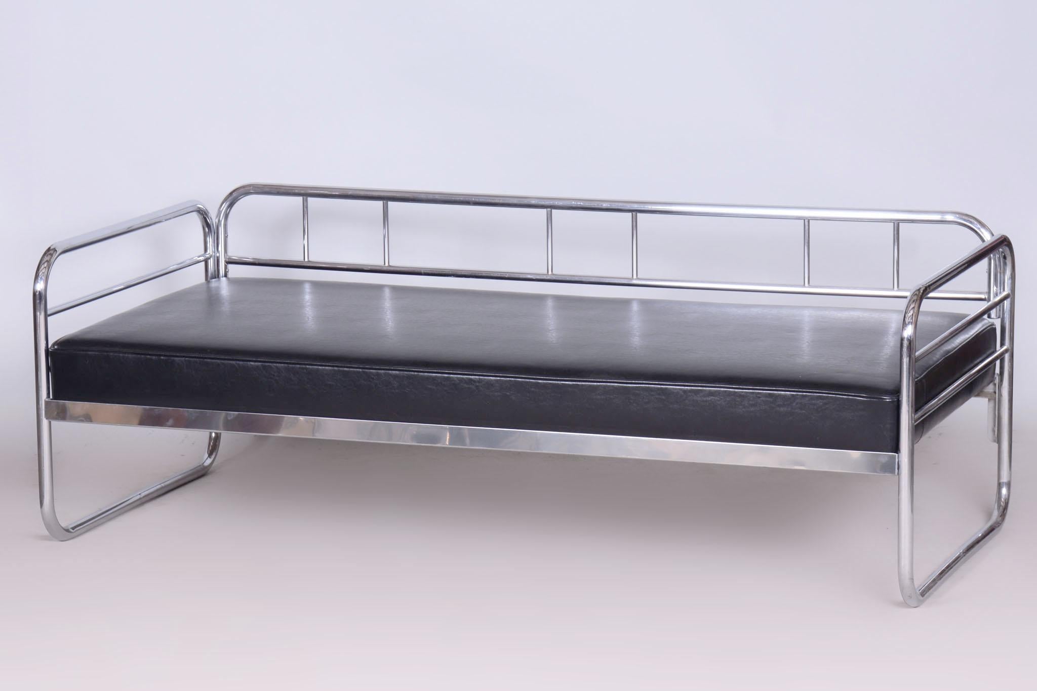 Canapé Bauhaus restauré de Vichr a Spol., chrome, cuir, tchèque, années 1930 en vente 3