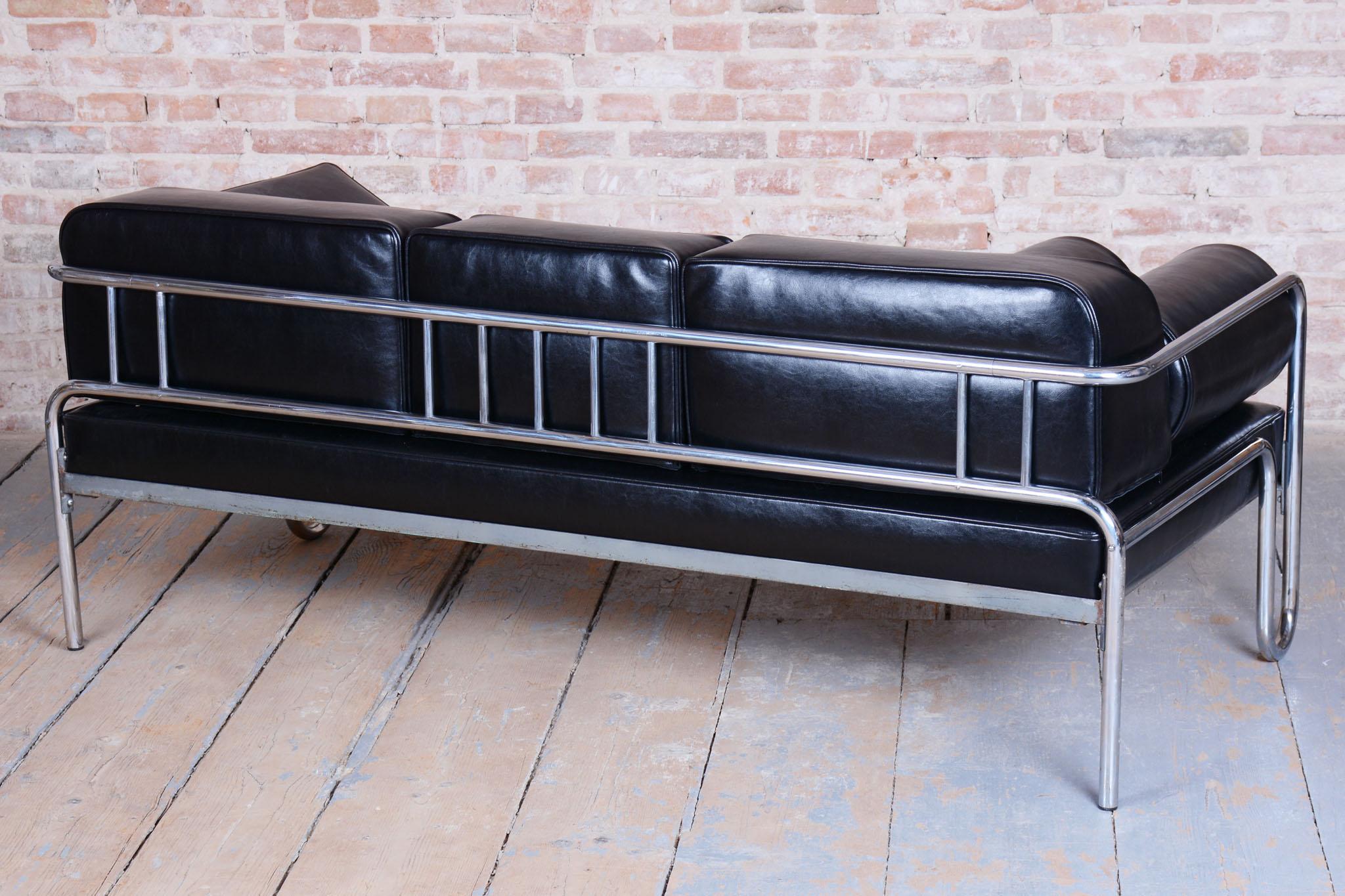 Restauriertes Bauhaus-Sofa, verchromter Stahl, hochwertiges Leder, tschechisch, 1930er Jahre im Angebot 9