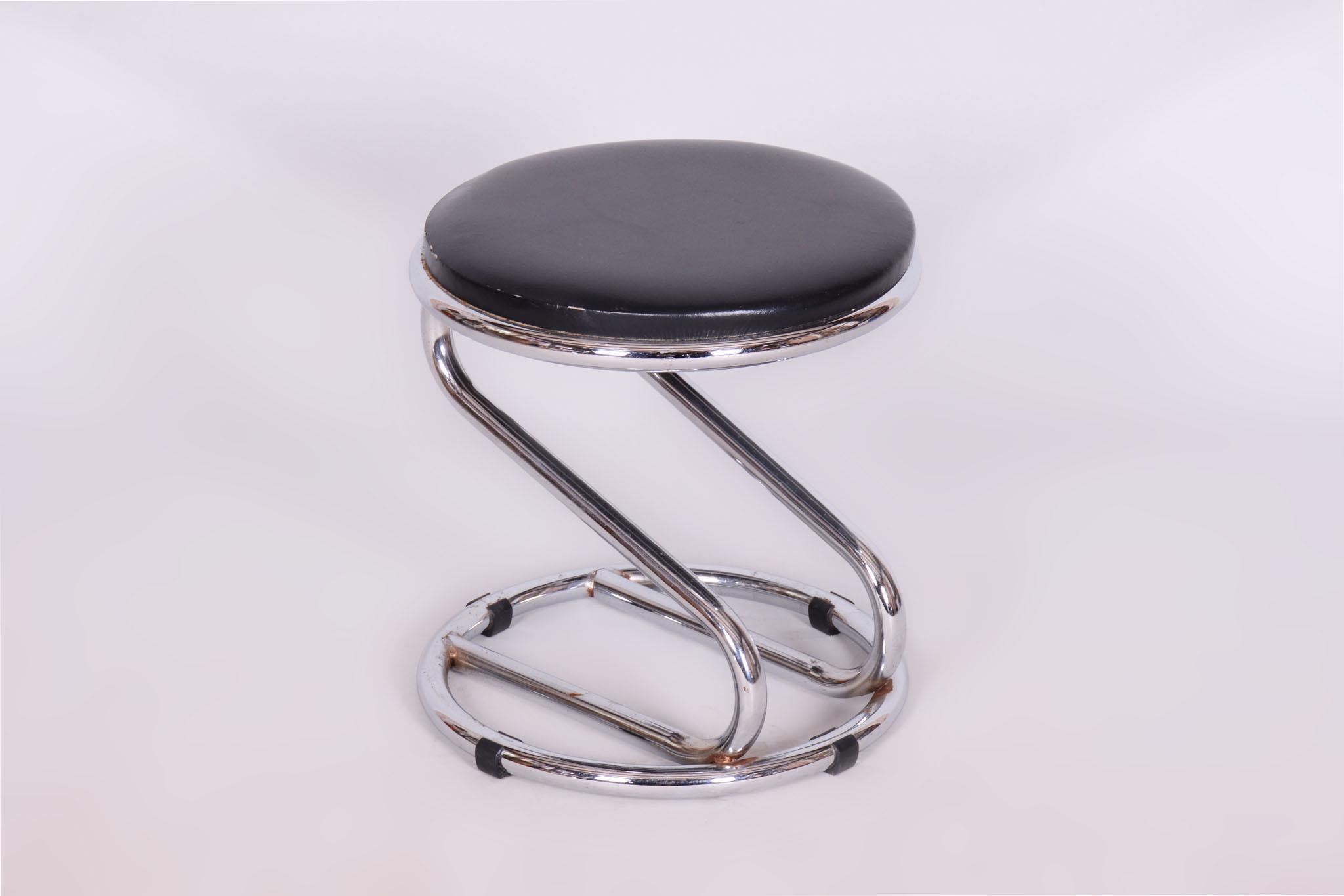 Tabouret Bauhaus restauré, acier chromé, simili cuir, Steele, années 1950