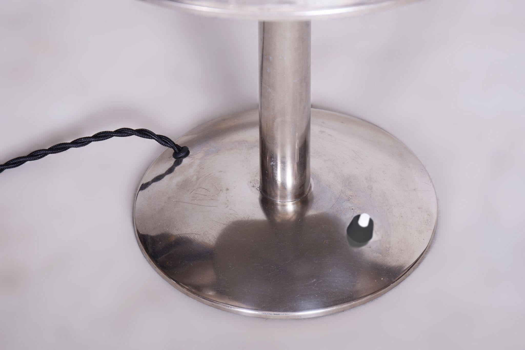 Restored Bauhaus Table Lamp, by NAPAKO, Chrome-Plated Steel, Czech, 1930s In Good Condition For Sale In Brandys nad Labem, Středočeský kraj