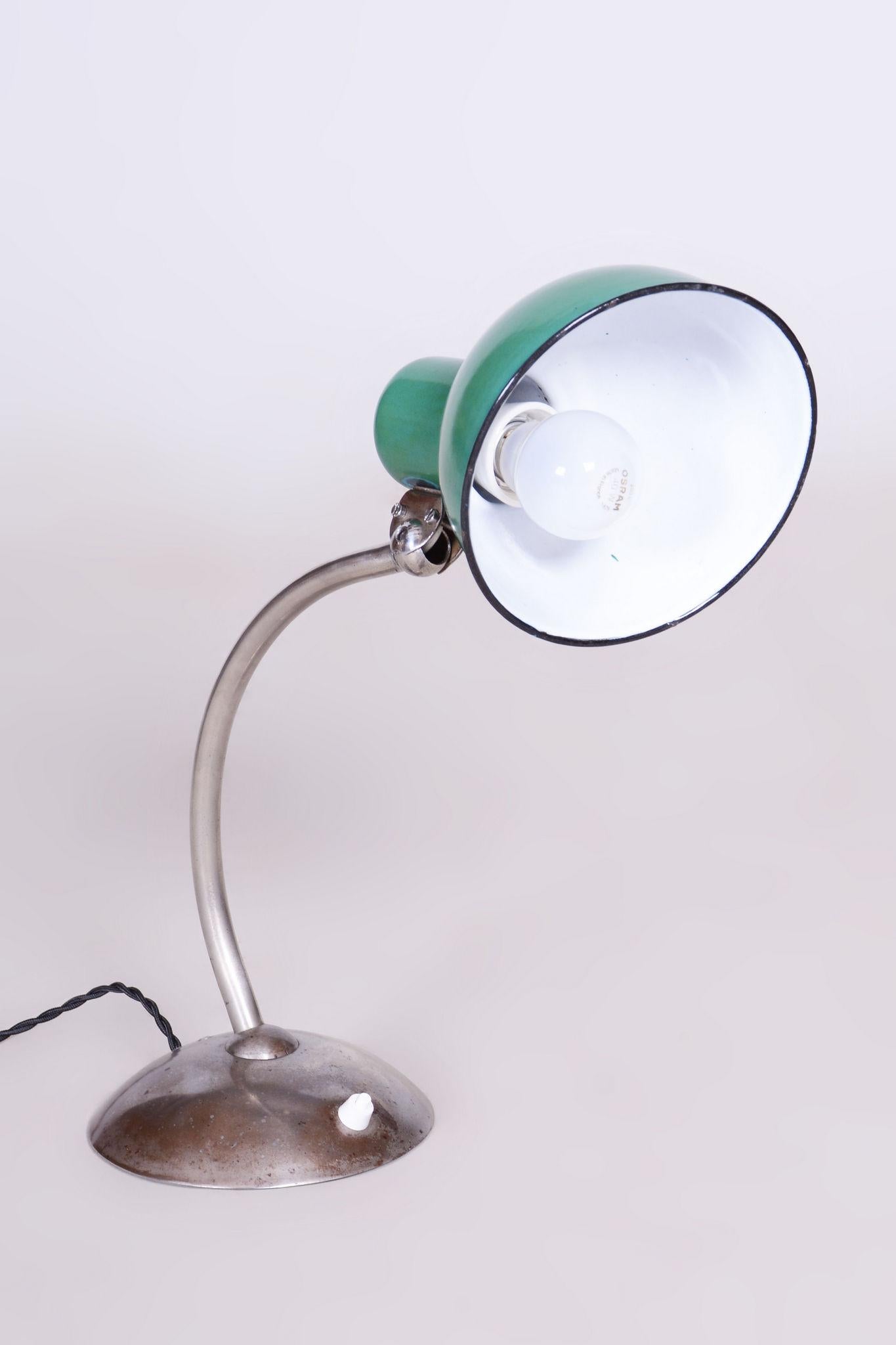 Restored Bauhaus Table Lamp, New Electrification, Chrome, Czechia, 1930s In Good Condition For Sale In Horomerice, CZ