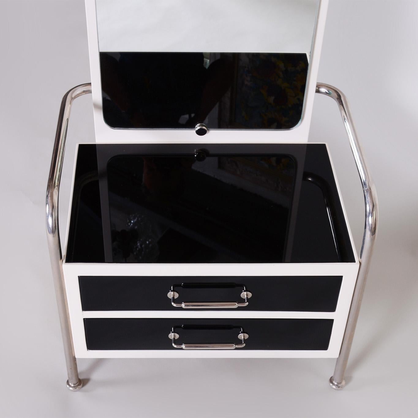 Miroir Toilette Bauhaus restaurée avec miroir, chrome, bois laqué, tchèque, années 1930 en vente