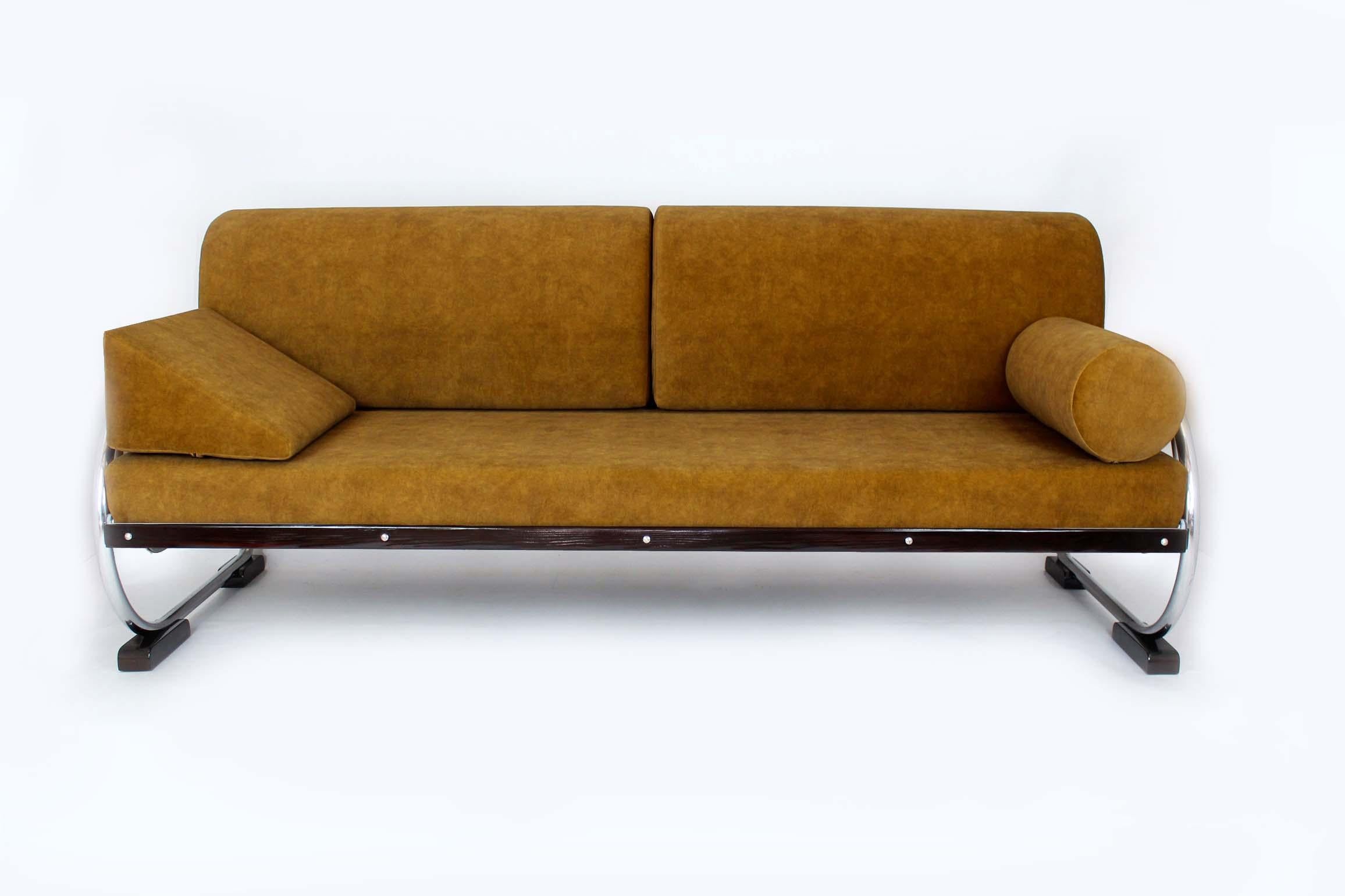 Restored Bauhaus Tubular Chrome Steel Sofa from Hynek Gottwald, 1930s im Angebot 1