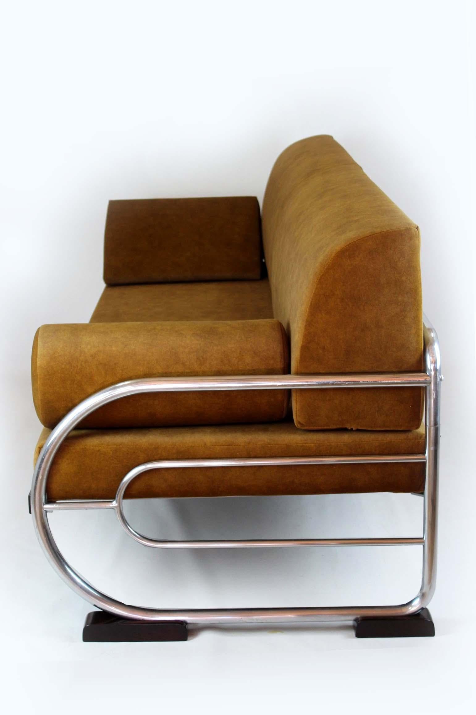 Restored Bauhaus Tubular Chrome Steel Sofa from Hynek Gottwald, 1930s im Angebot 2