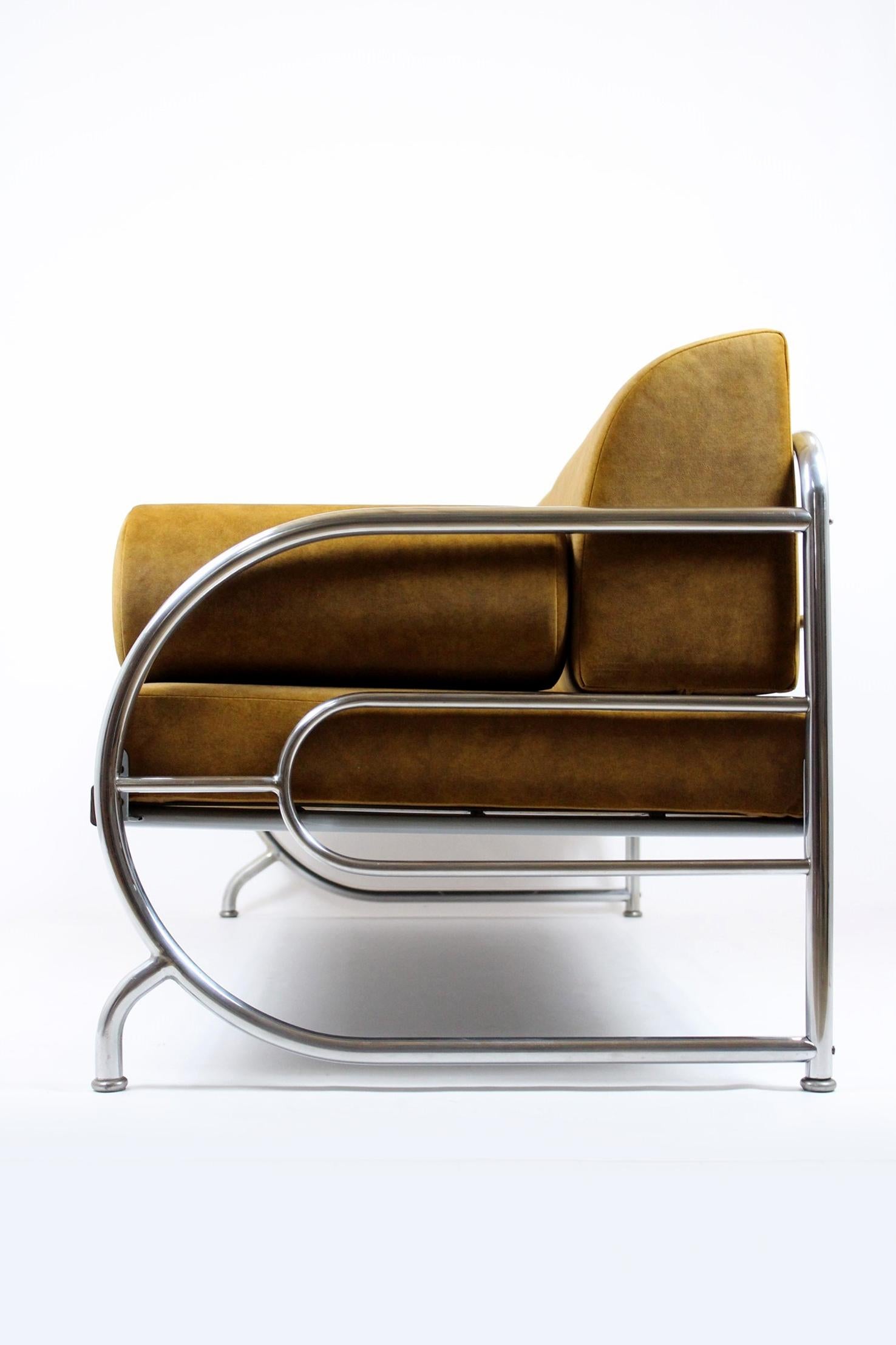 Restored Bauhaus Tubular Chrome Steel Sofa from Hynek Gottwald, 1930s For Sale 4