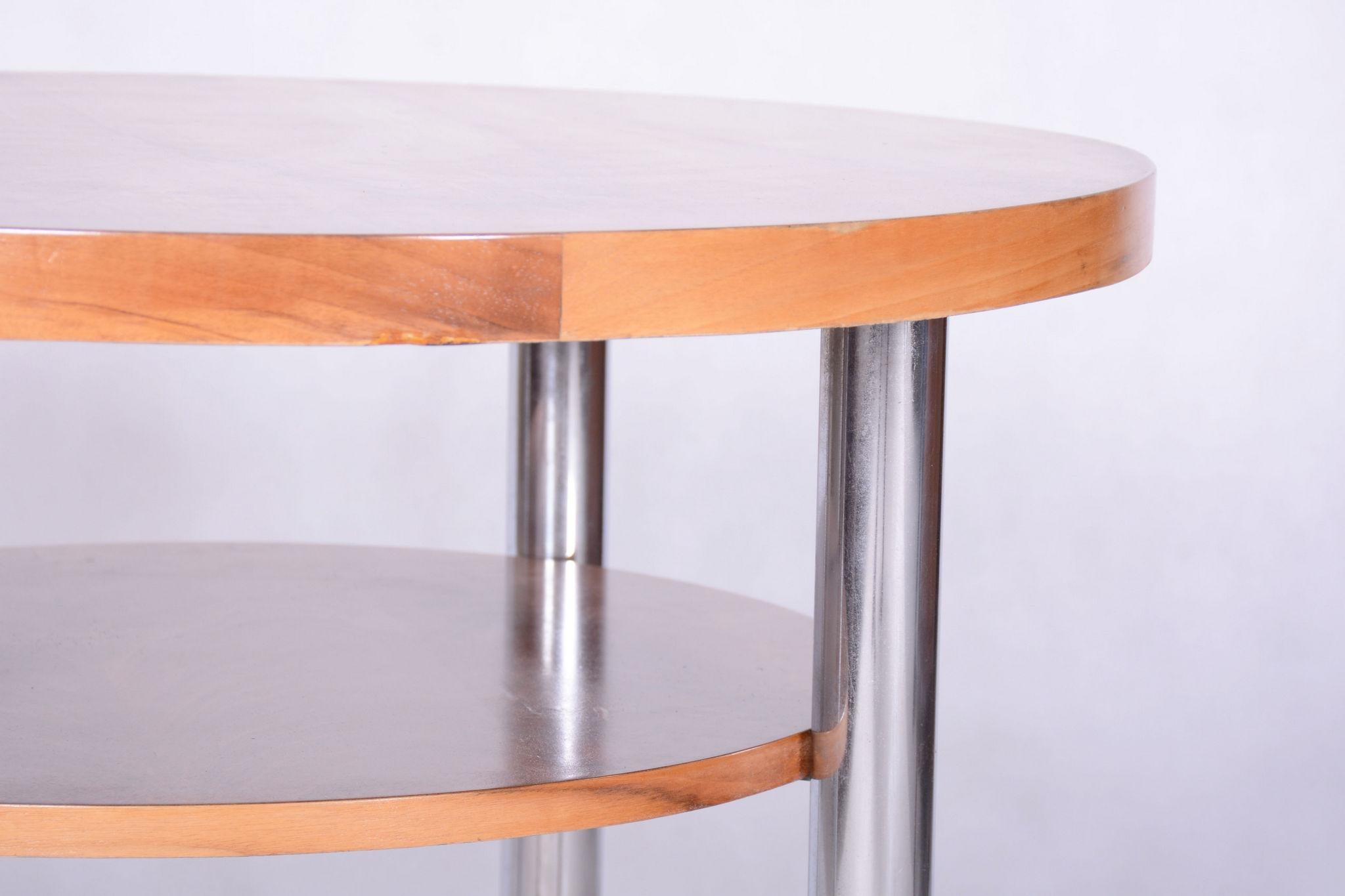 Restored Bauhaus Walnut, Round Table, Mücke - Melder, Chrome, Czechia, 1930s In Good Condition For Sale In Horomerice, CZ