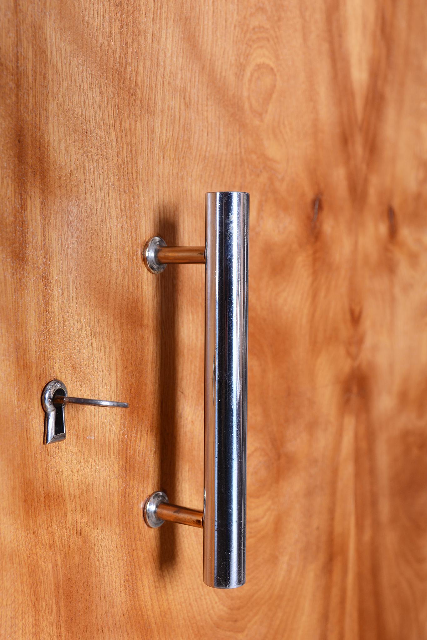 Restaurierter Bauhaus-Schrank, von H.J.Hagemann, Mücke-Melder, Tschechien, 1930er Jahre im Angebot 7