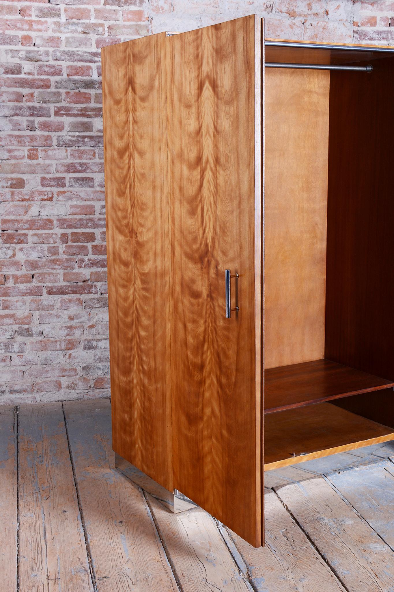 Restaurierter Bauhaus-Schrank, von H.J.Hagemann, Mücke-Melder, Tschechien, 1930er Jahre (Mitte des 20. Jahrhunderts) im Angebot