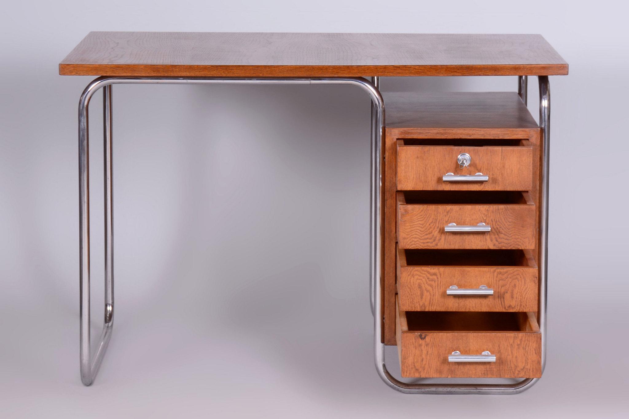 Restored Bauhaus Writing Desk, by Kovona, Oak, Chrome, Czech, 1950s In Good Condition In Brandys nad Labem, Středočeský kraj