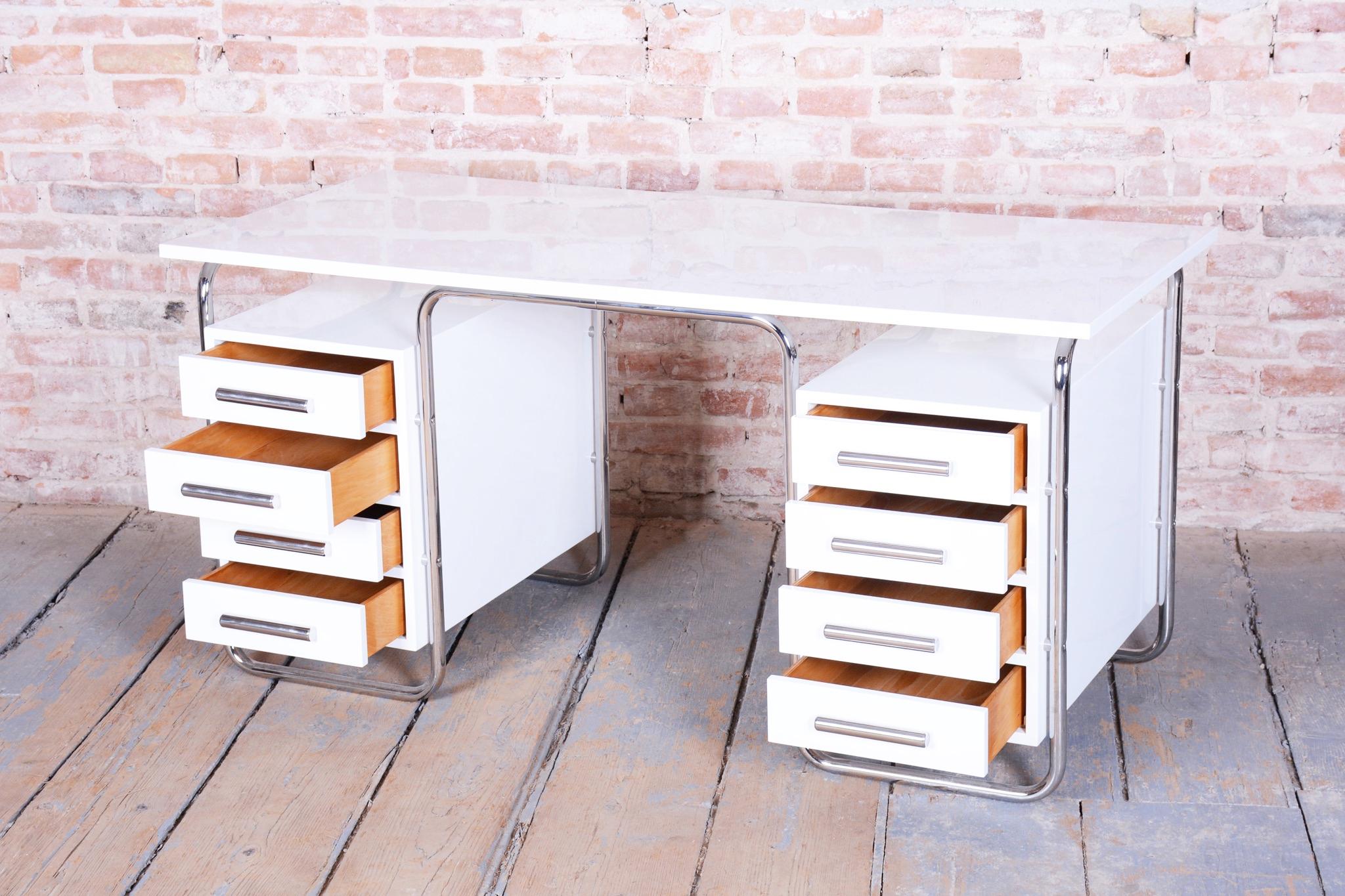 Escritorio Bauhaus restaurado, de Marcel Breuer para Thonet, cromado, República Checa, años 30 en Bueno estado para la venta en Brandys nad Labem, Středočeský kraj