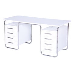 Escritorio Bauhaus restaurado, de Marcel Breuer para Thonet, cromado, República Checa, años 30