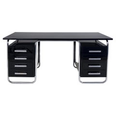 Escritorio Bauhaus restaurado, de Marcel Breuer para Thonet, República Checa, años 30