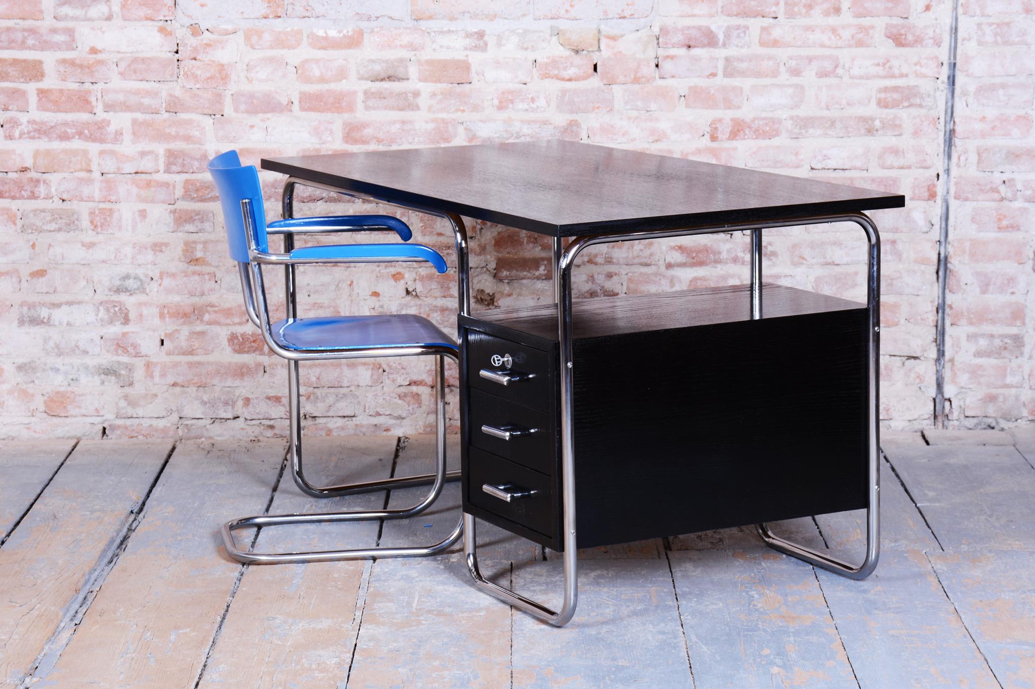 Restored Bauhaus Writing Desk, by Robert Slezák, Beech, Chrome, Czech, 1930s For Sale 7