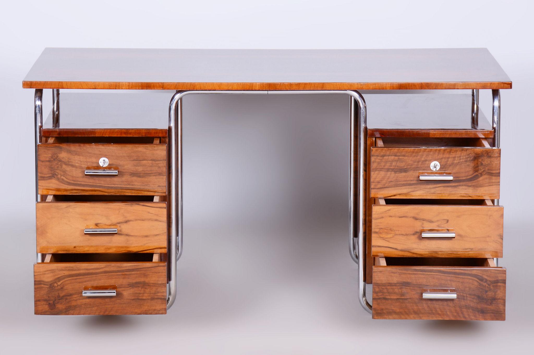 Restored Bauhaus Writing Desk, by Robert Slezák, Walnut, Chrome, Czech, 1930s In Good Condition For Sale In Horomerice, CZ