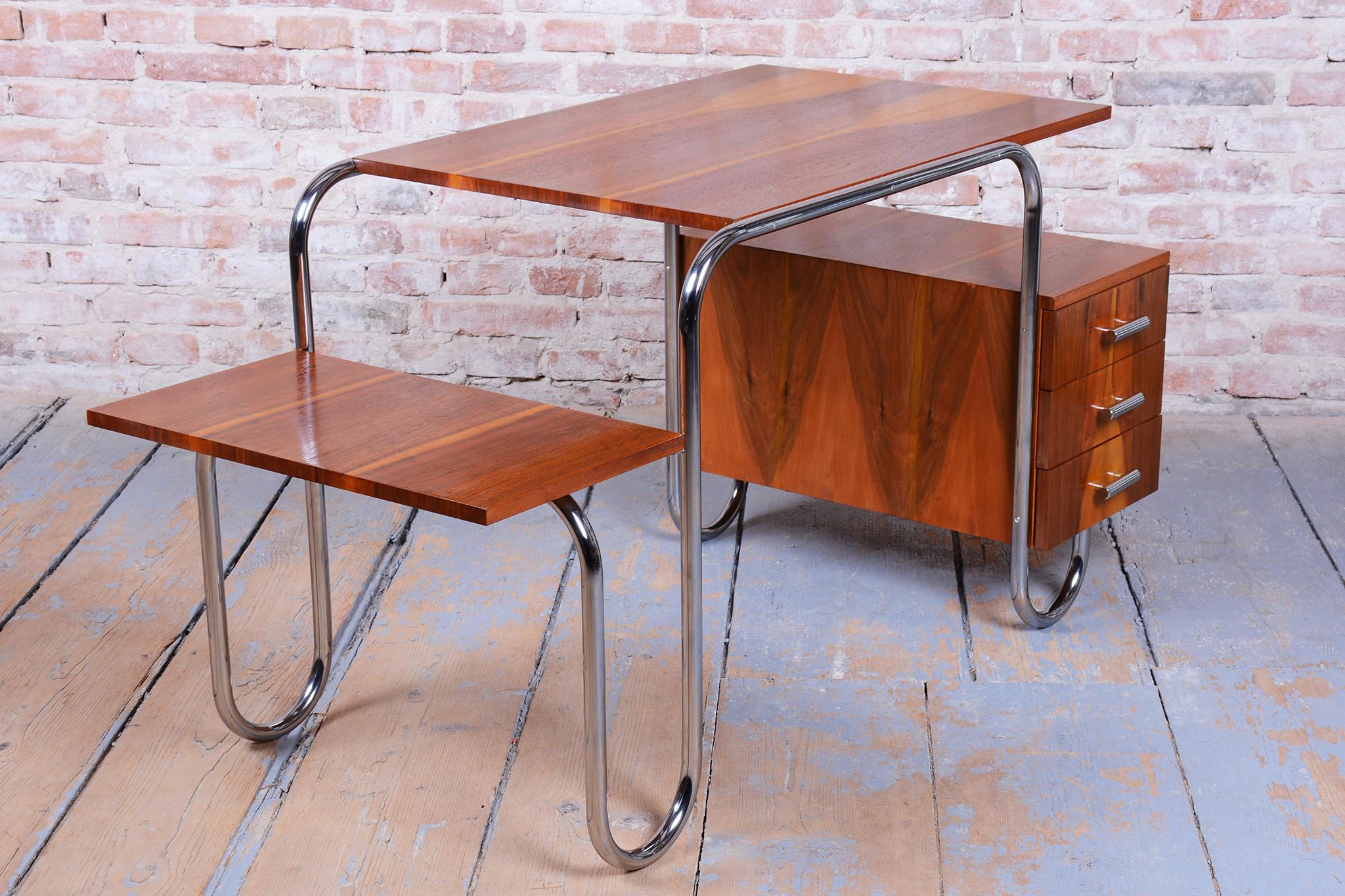 Restored Bauhaus Writing Desk, by Robert Slezak, Walnut, Chrome, Czech, 1940s For Sale 8