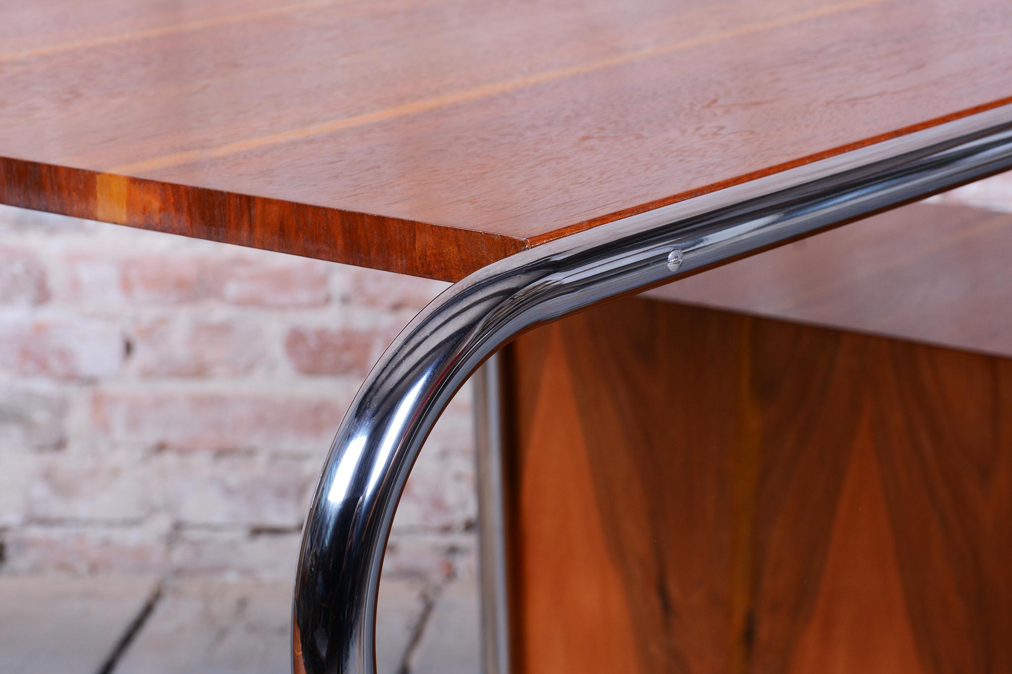 Restored Bauhaus Writing Desk, by Robert Slezak, Walnut, Chrome, Czech, 1940s For Sale 9