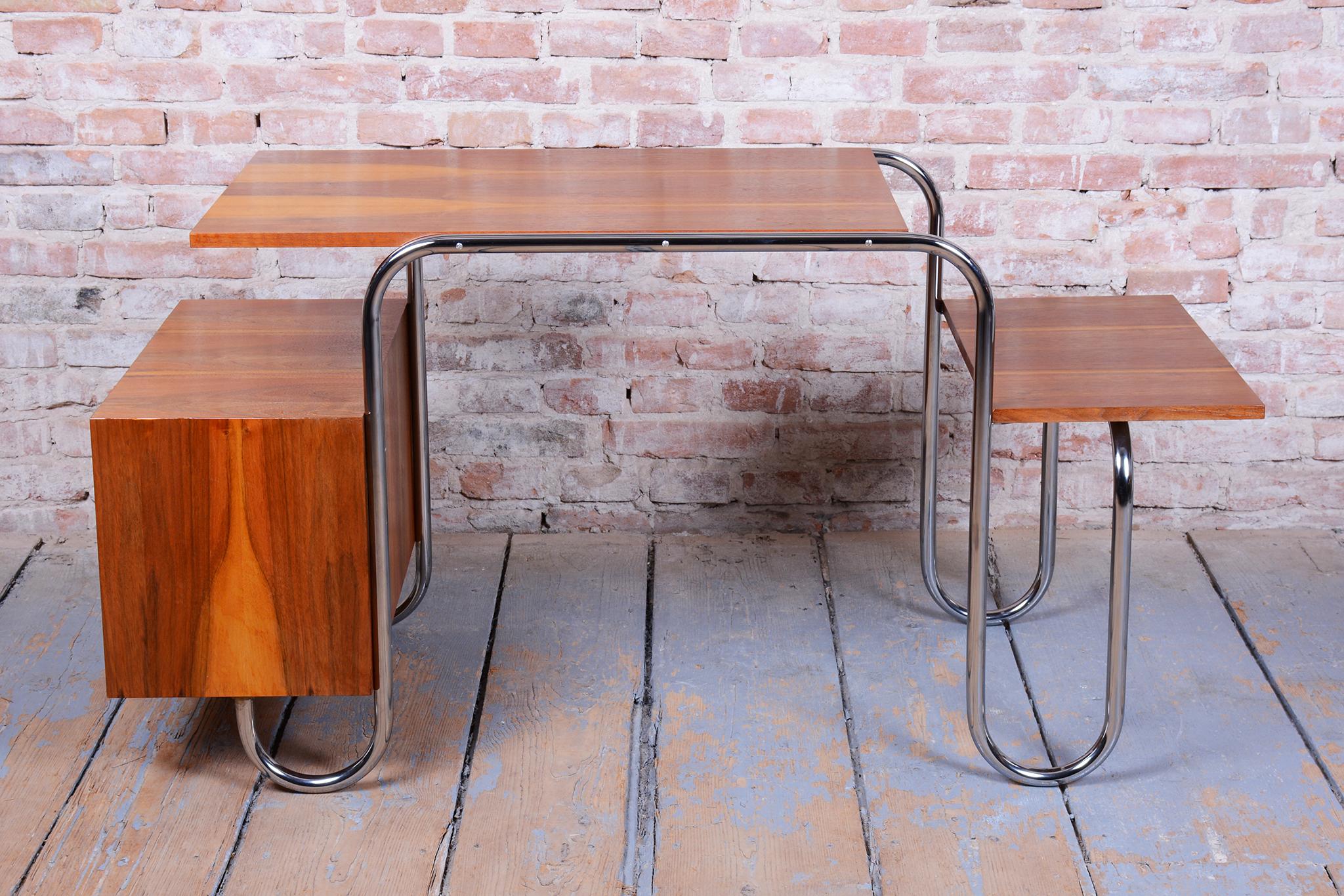 Restored Bauhaus Writing Desk, by Robert Slezak, Walnut, Chrome, Czech, 1940s For Sale 11