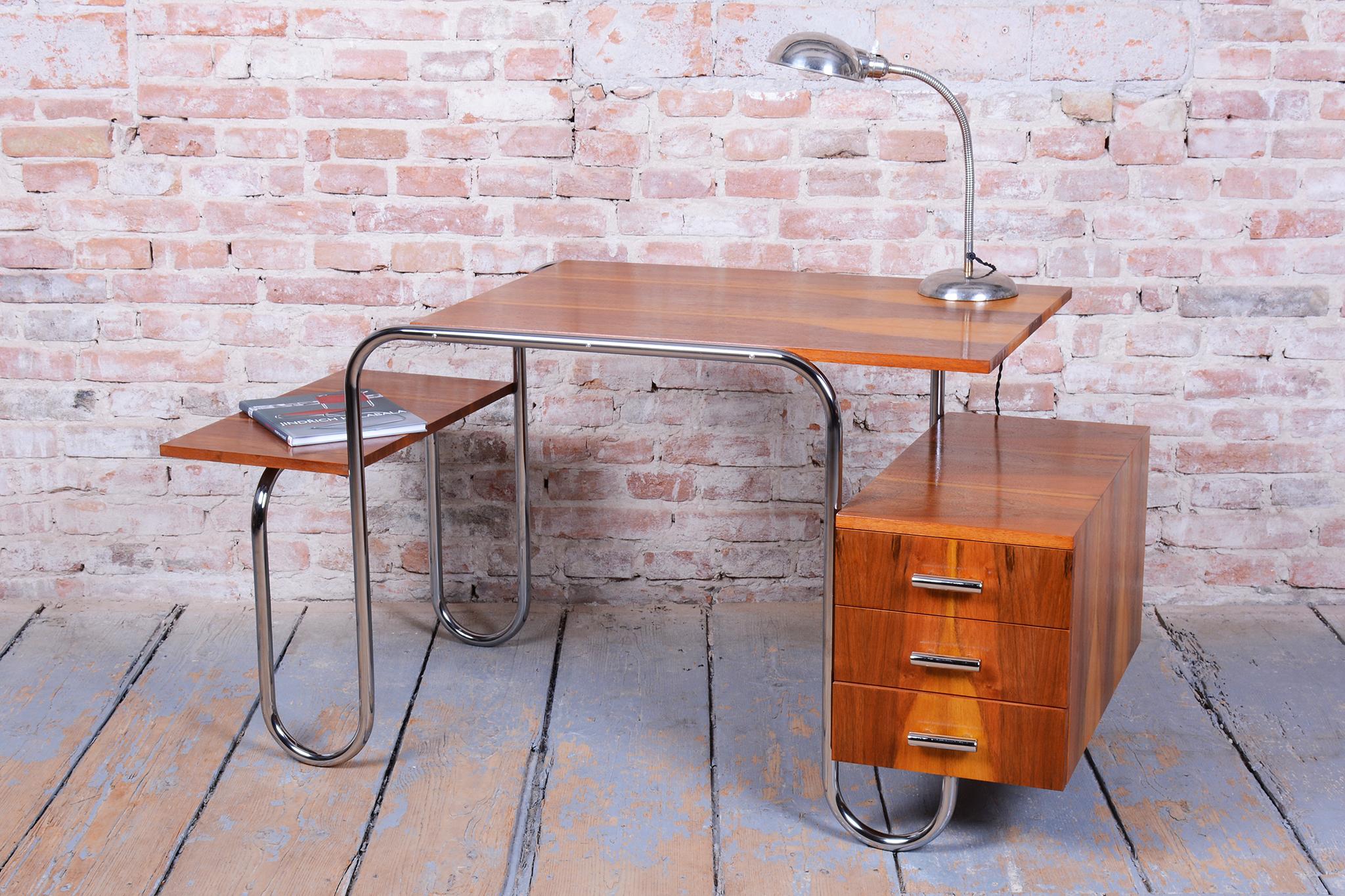 Restored Bauhaus Writing Desk, by Robert Slezak, Walnut, Chrome, Czech, 1940s For Sale 13
