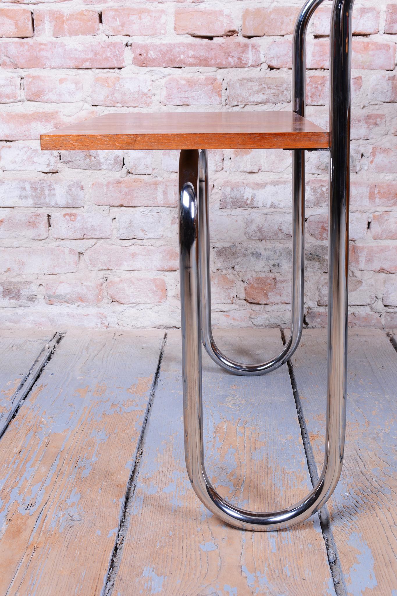 Restored Bauhaus Writing Desk, by Robert Slezak, Walnut, Chrome, Czech, 1940s For Sale 4