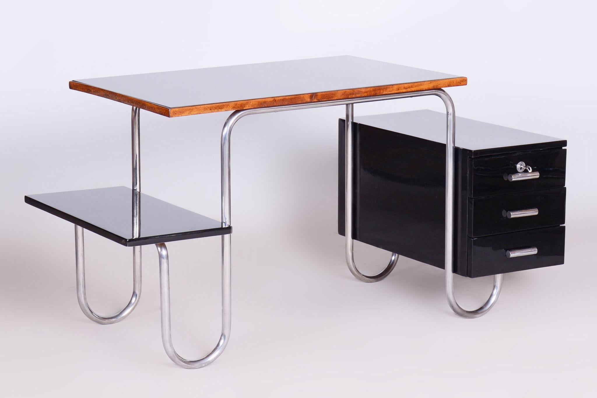Restored Bauhaus Writing Desk, Chrome-Plated Steel, Black Glass, Czechia, 1930s For Sale 8