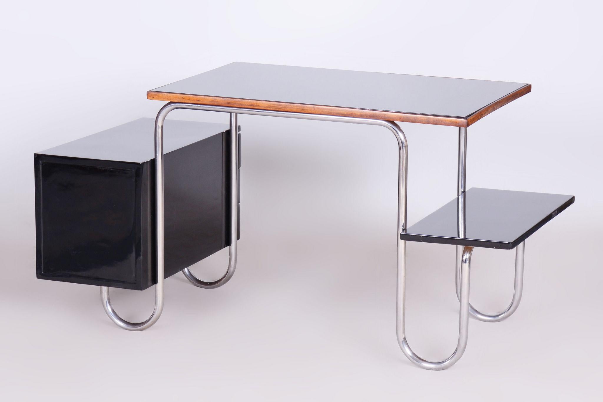 Restored Bauhaus Writing Desk, Chrome-Plated Steel, Black Glass, Czechia, 1930s For Sale 10
