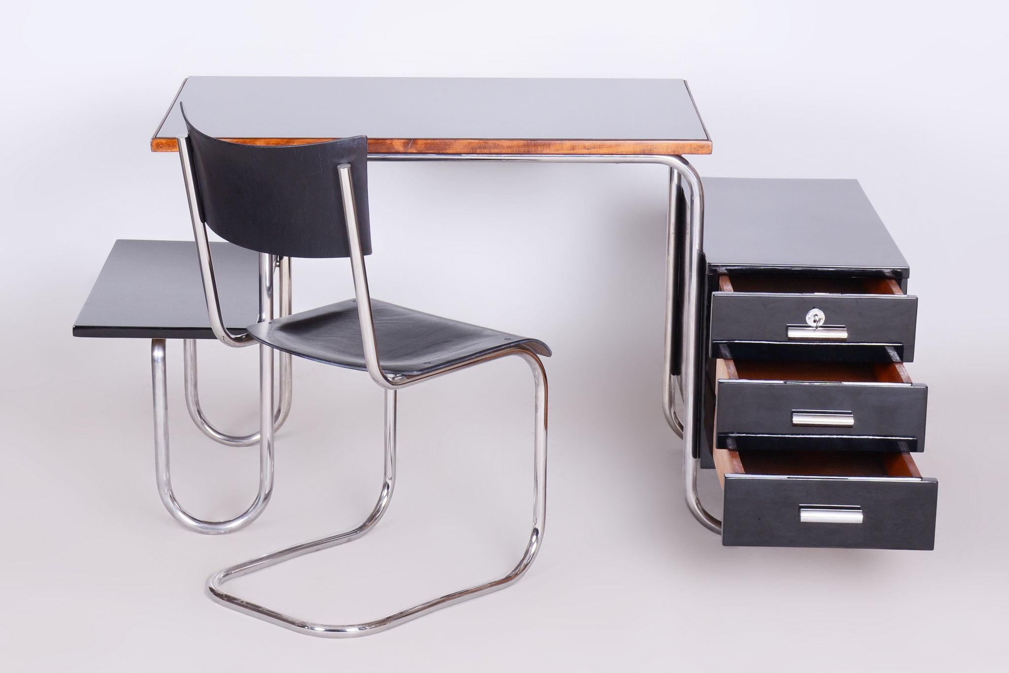 Mid-20th Century Restored Bauhaus Writing Desk, Chrome-Plated Steel, Black Glass, Czechia, 1930s For Sale