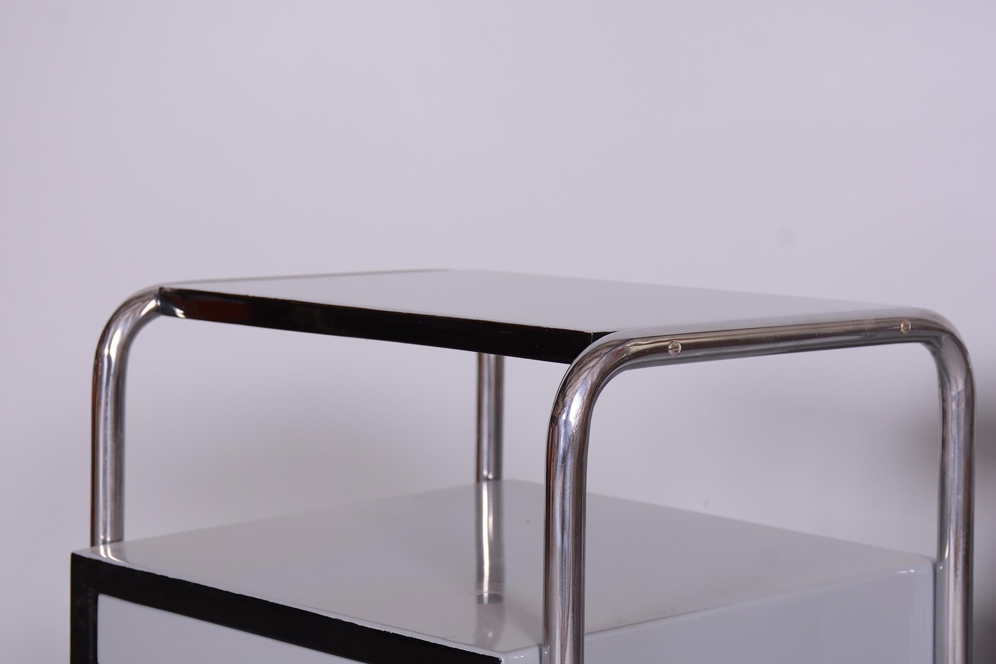Restored Bed-Side Tables, Vichr a Spol, Chrome-Plated Steel, Czechia, 1930s In Good Condition For Sale In Horomerice, CZ