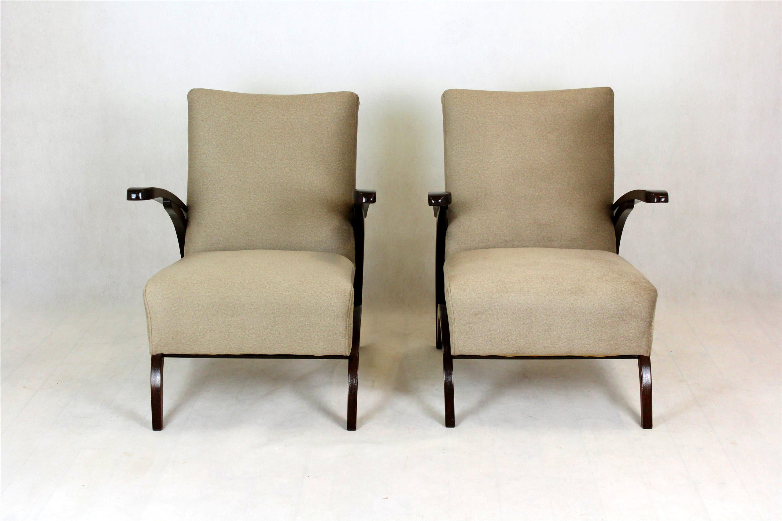 Fabric Restored Beech Armchairs Attributed to Jindřich Halabala, 1940s, Set of 2 For Sale