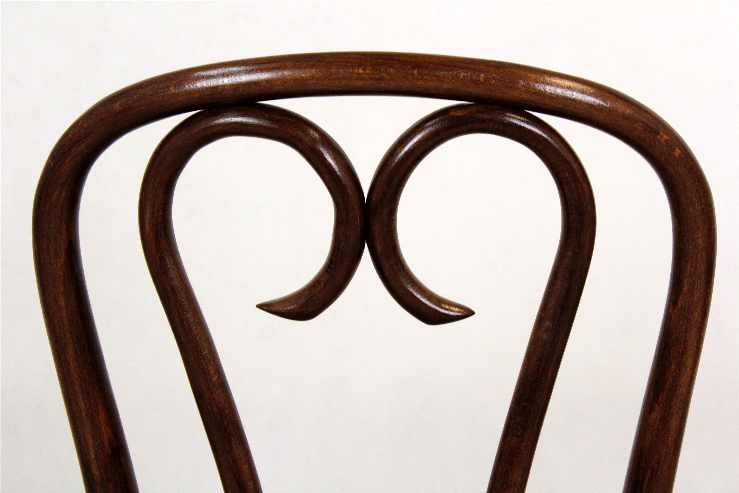 Chaises en bois cintré restaurées, années 1950, lot de 4 en vente 4