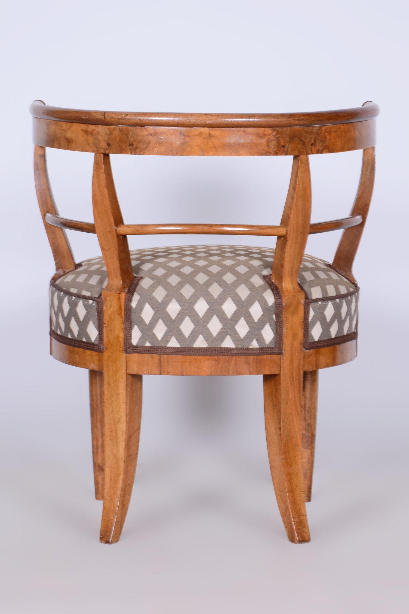 Restaurierter Biedermeier-Sessel, Kirschbaumholz, Polsterung, Österreich, 1820er Jahre im Angebot 5