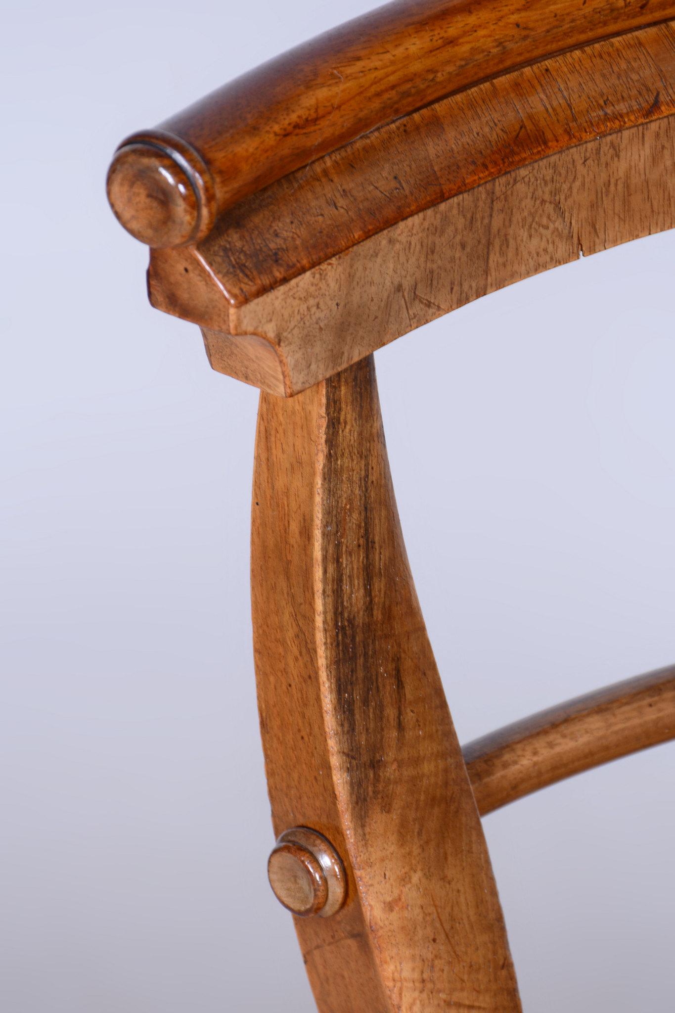 Restaurierter Biedermeier-Sessel, Kirschbaumholz, Polsterung, Österreich, 1820er Jahre im Zustand „Gut“ im Angebot in Brandys nad Labem, Středočeský kraj