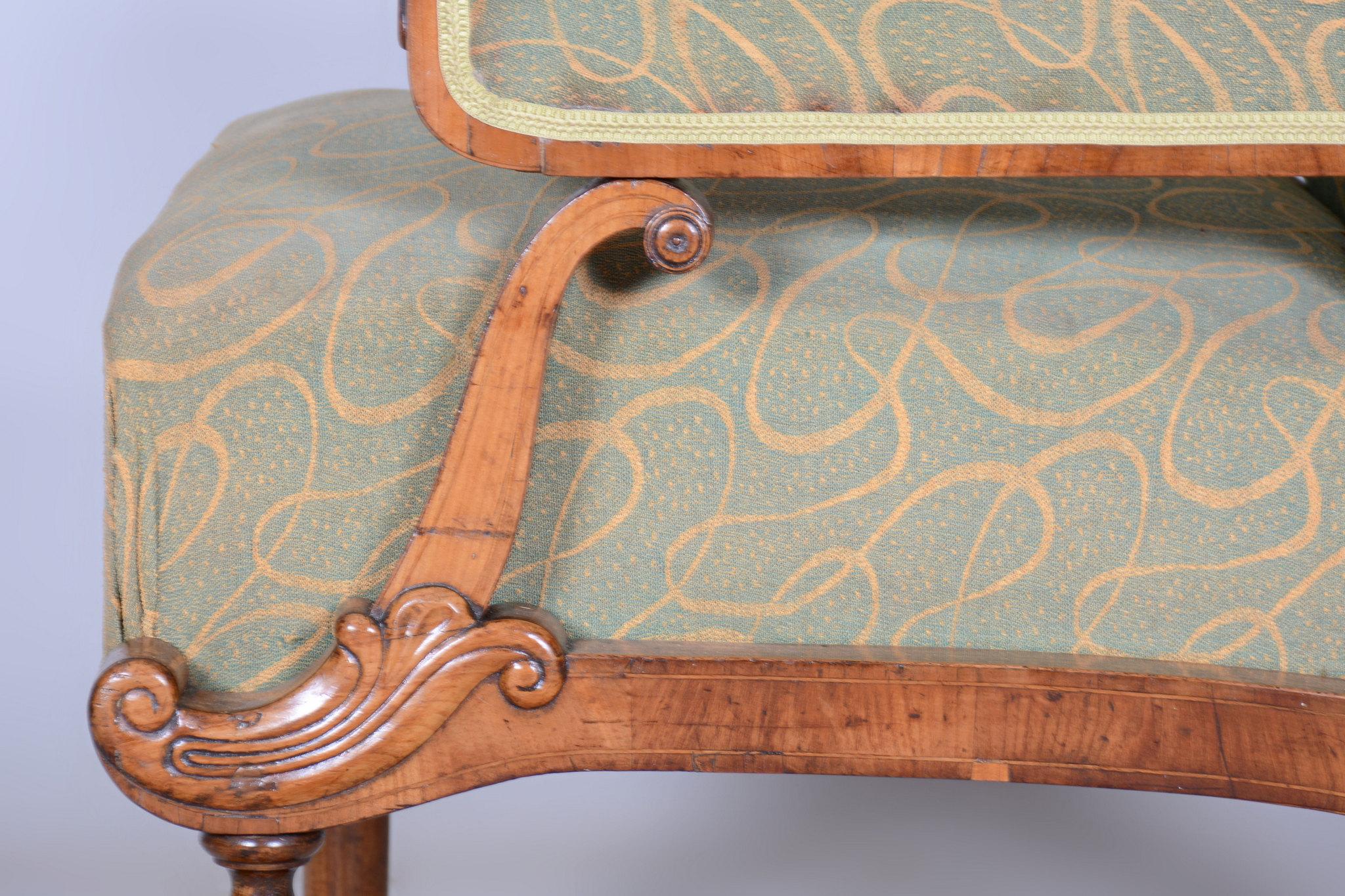 Fauteuil Biedermeier restauré, noyer, épicéa, hêtre, tchèque, années 1830 en vente 4