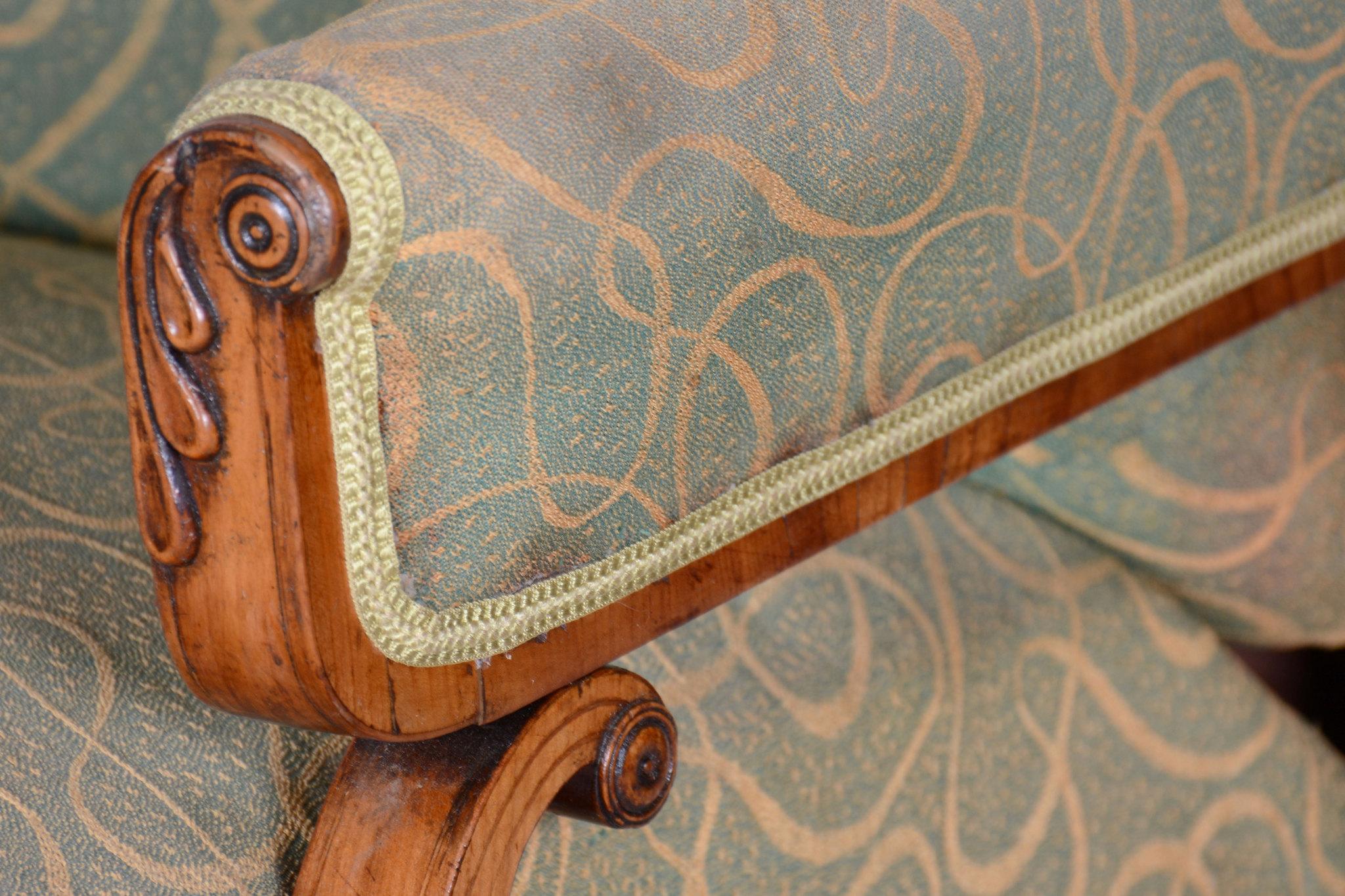 Fauteuil Biedermeier restauré, noyer, épicéa, hêtre, tchèque, années 1830 Bon état - En vente à Brandys nad Labem, Středočeský kraj