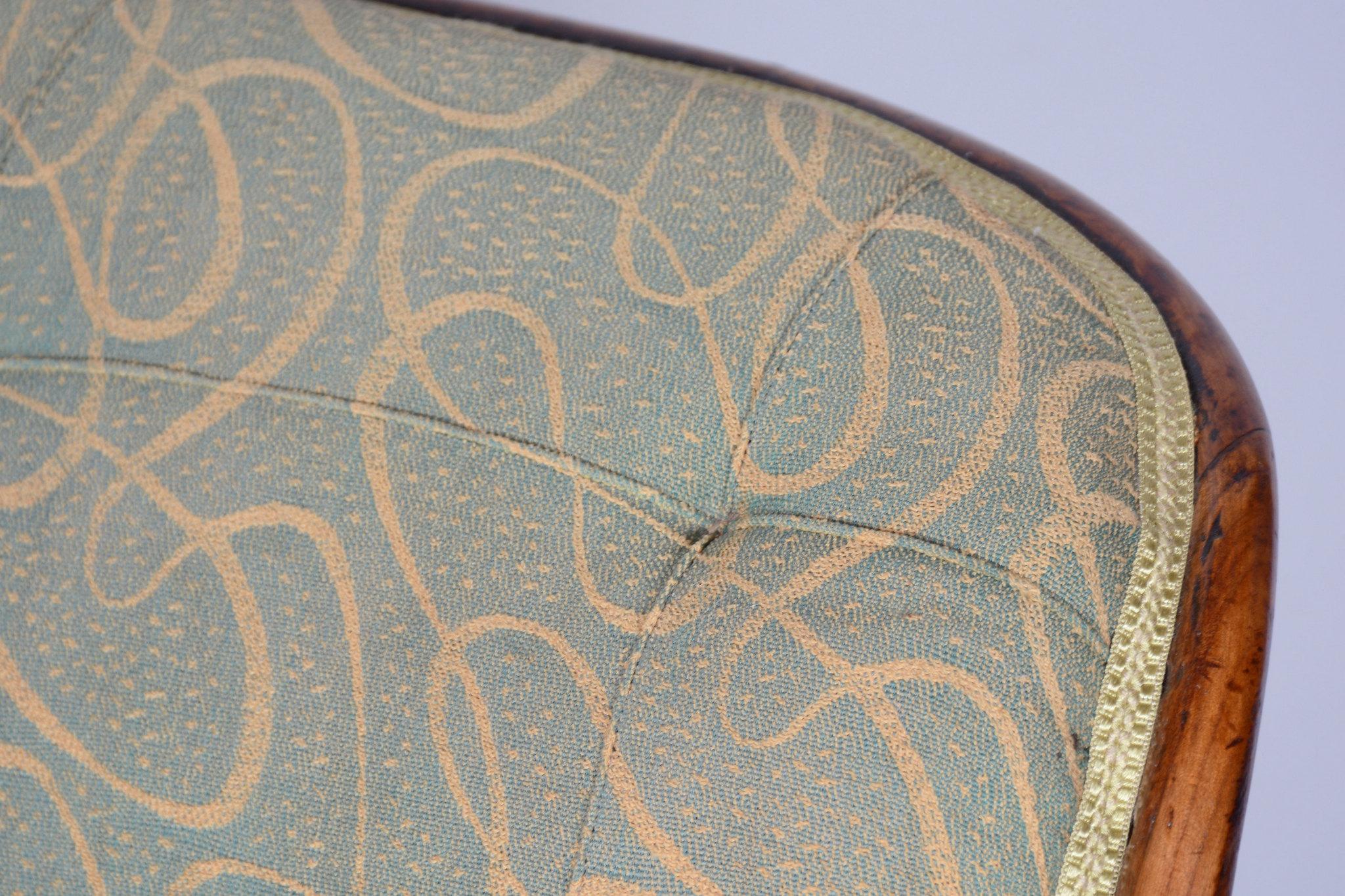 XIXe siècle Fauteuil Biedermeier restauré, noyer, épicéa, hêtre, tchèque, années 1830 en vente