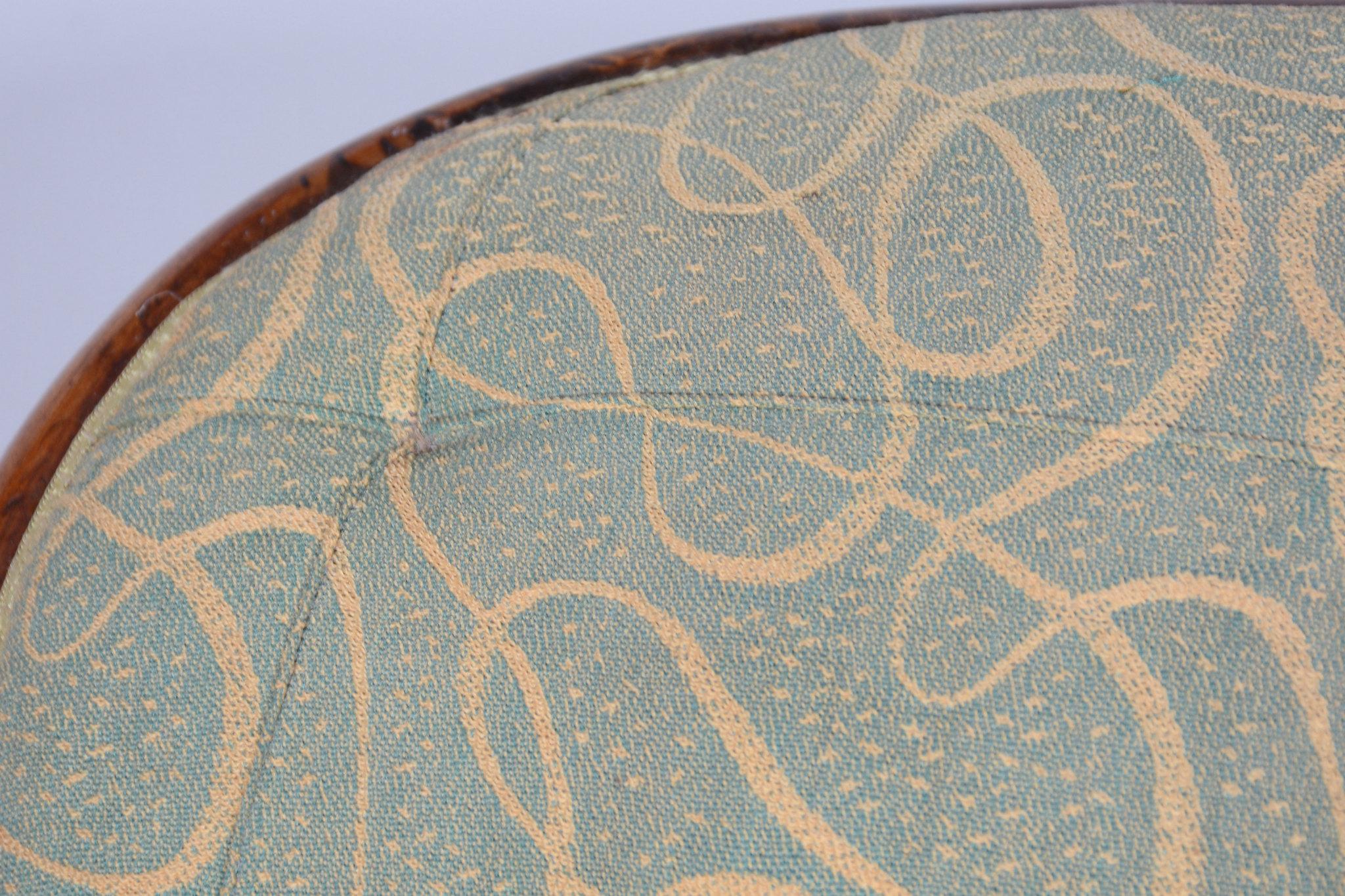 Fauteuil Biedermeier restauré, noyer, épicéa, hêtre, tchèque, années 1830 en vente 1