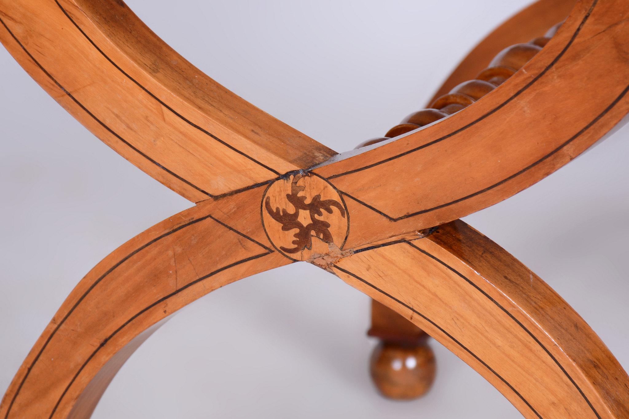 Poltrona Biedermeier restaurata con sgabello, Beeche, Oak, Ciliegio, Austria, anni '30 del XIX secolo in vendita 14